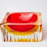 Cendrier Sommerso cubique rouge et jaune par Seguso, Murano, Italie, 1970