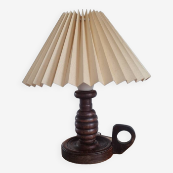 Table lamp in turned wood