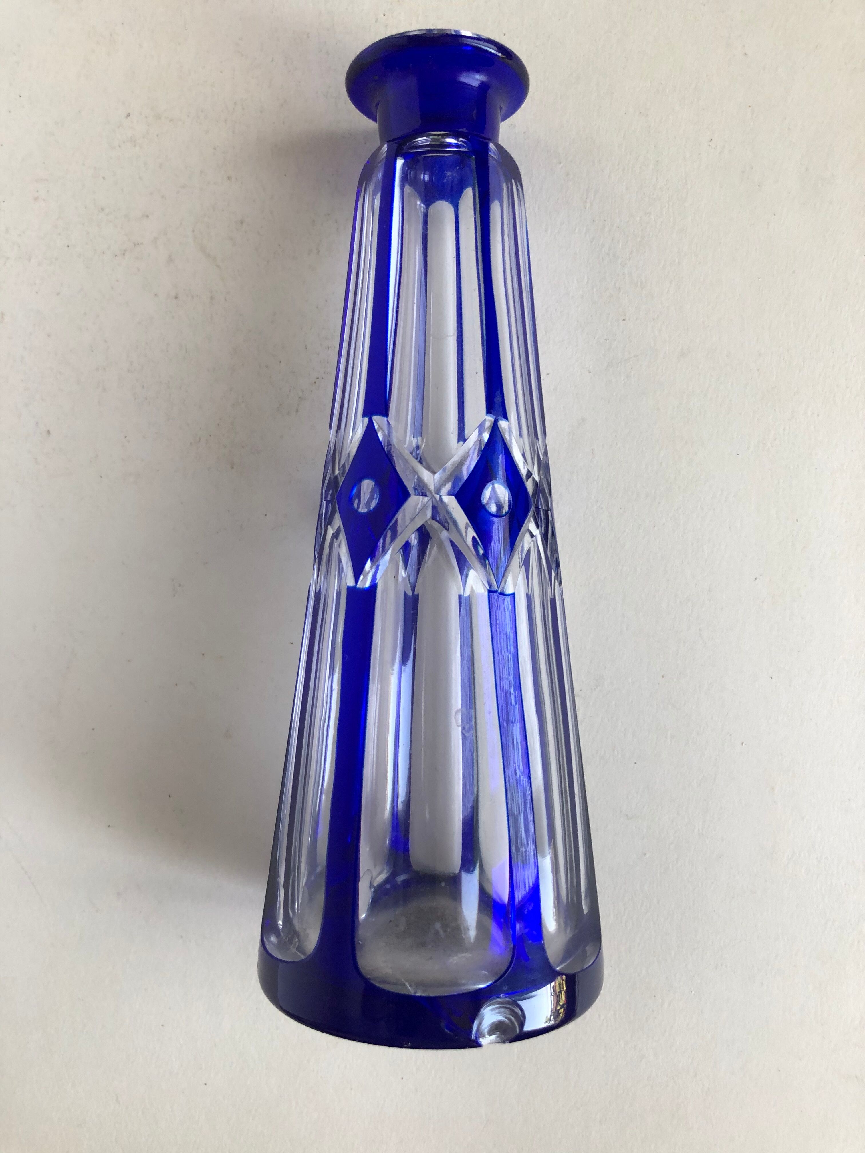 Set of 2 crystal vases