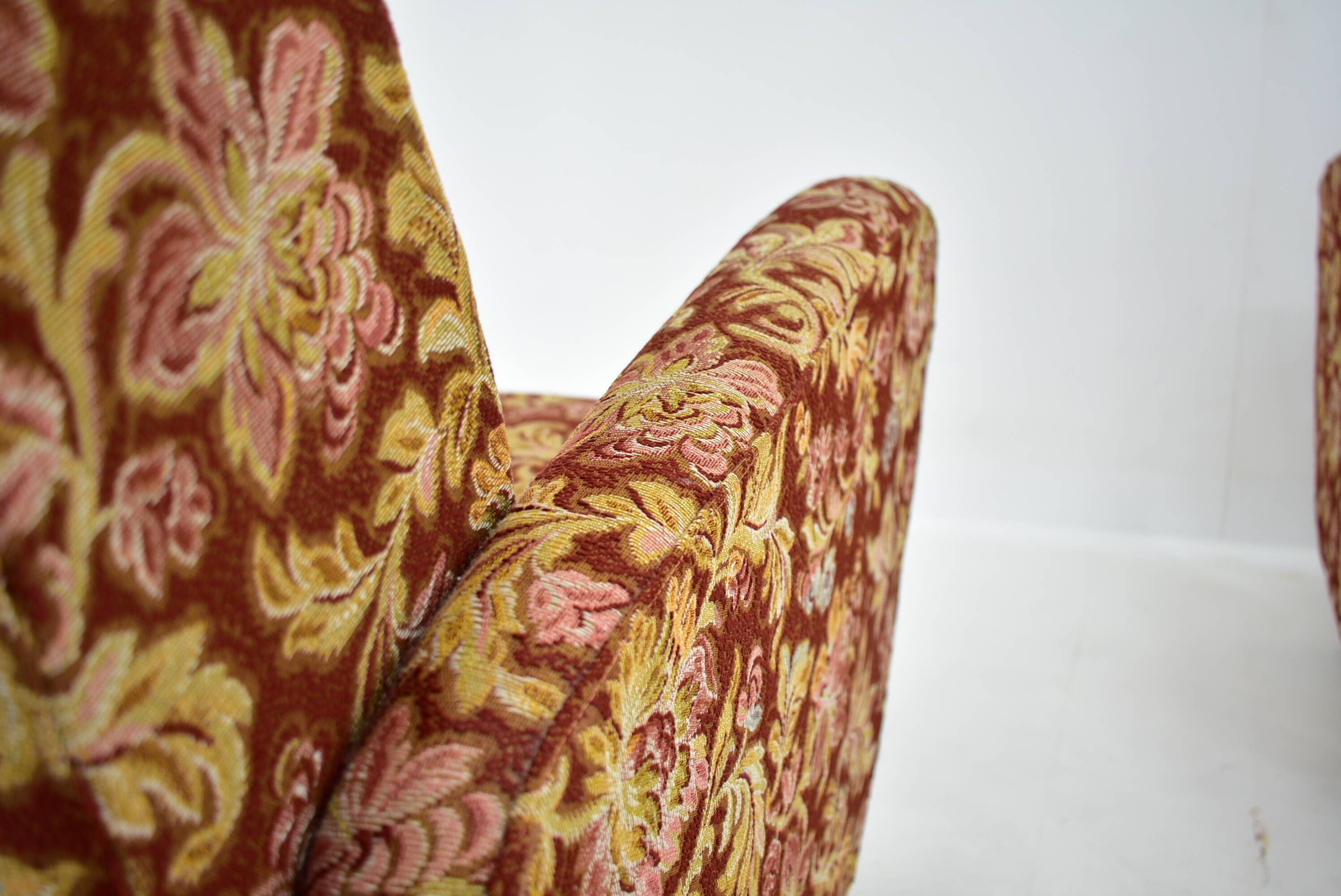 Set of Two Art Deco Armchairs H-283 by Jindřich Halabala, 1930s