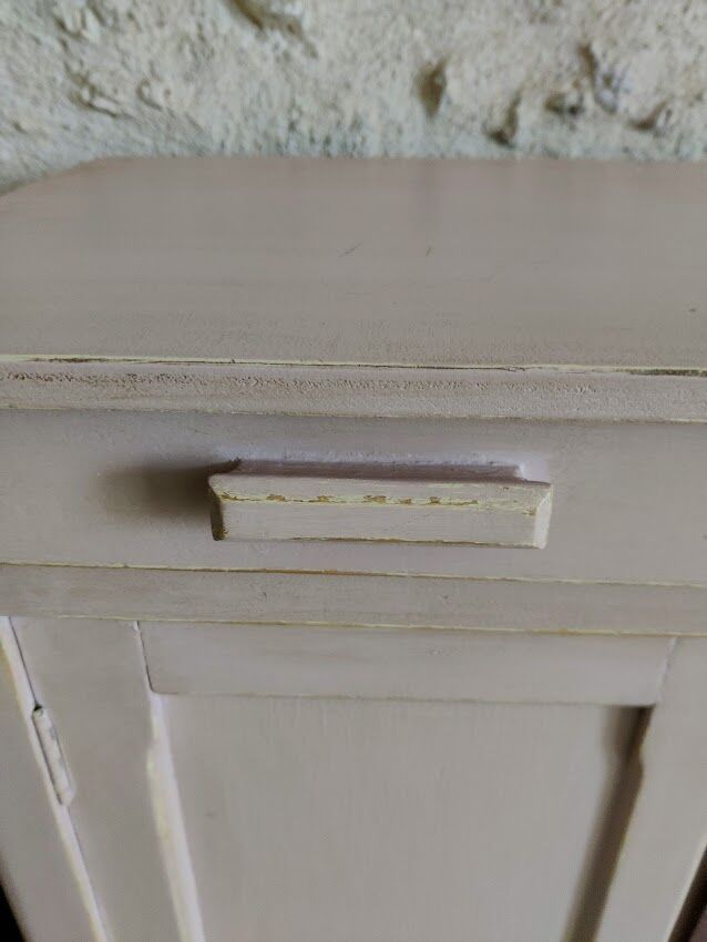 Pink Parisian buffet