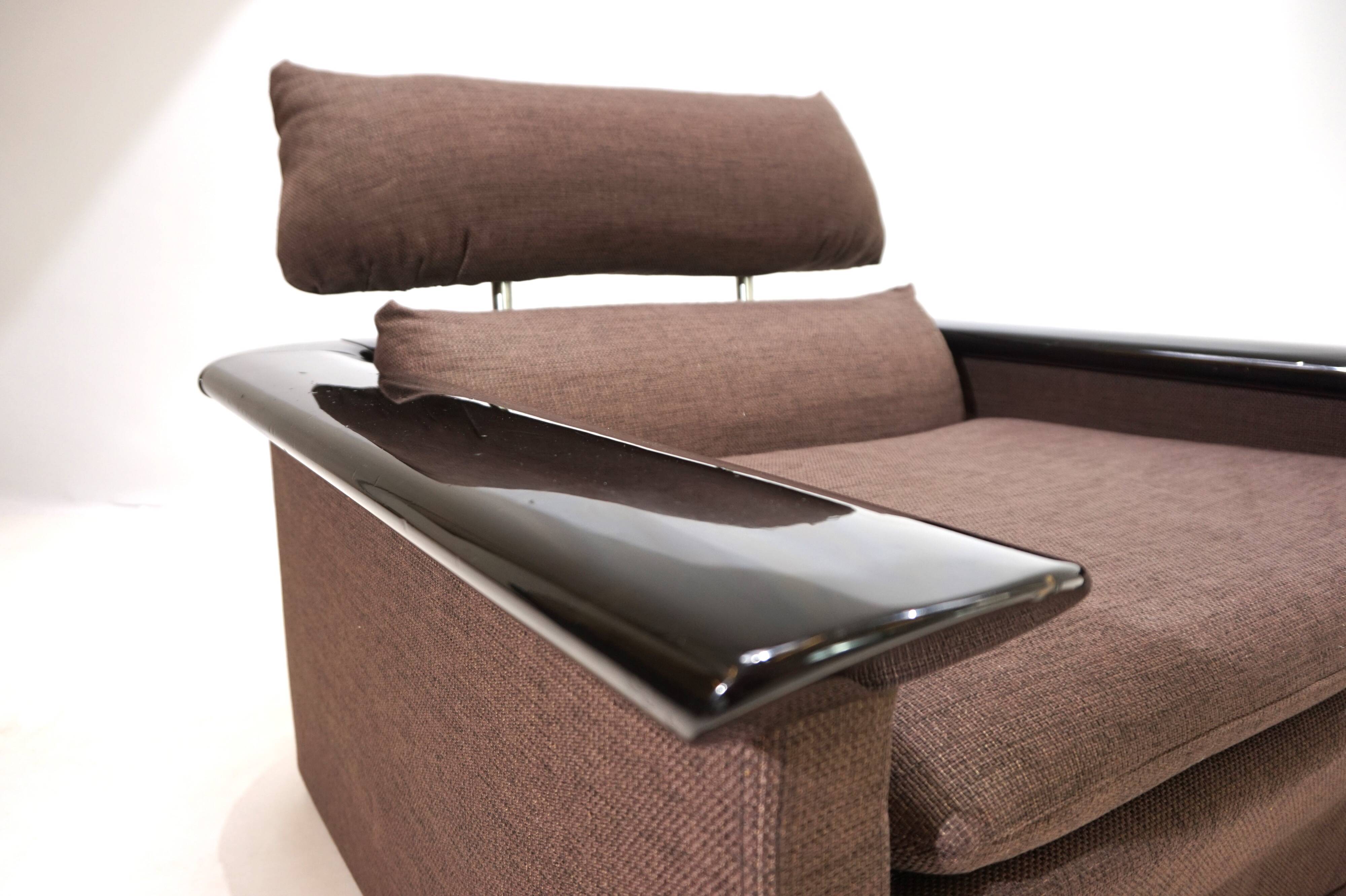 Fauteuil lounge Tecno avec structure en laque piano, 1970