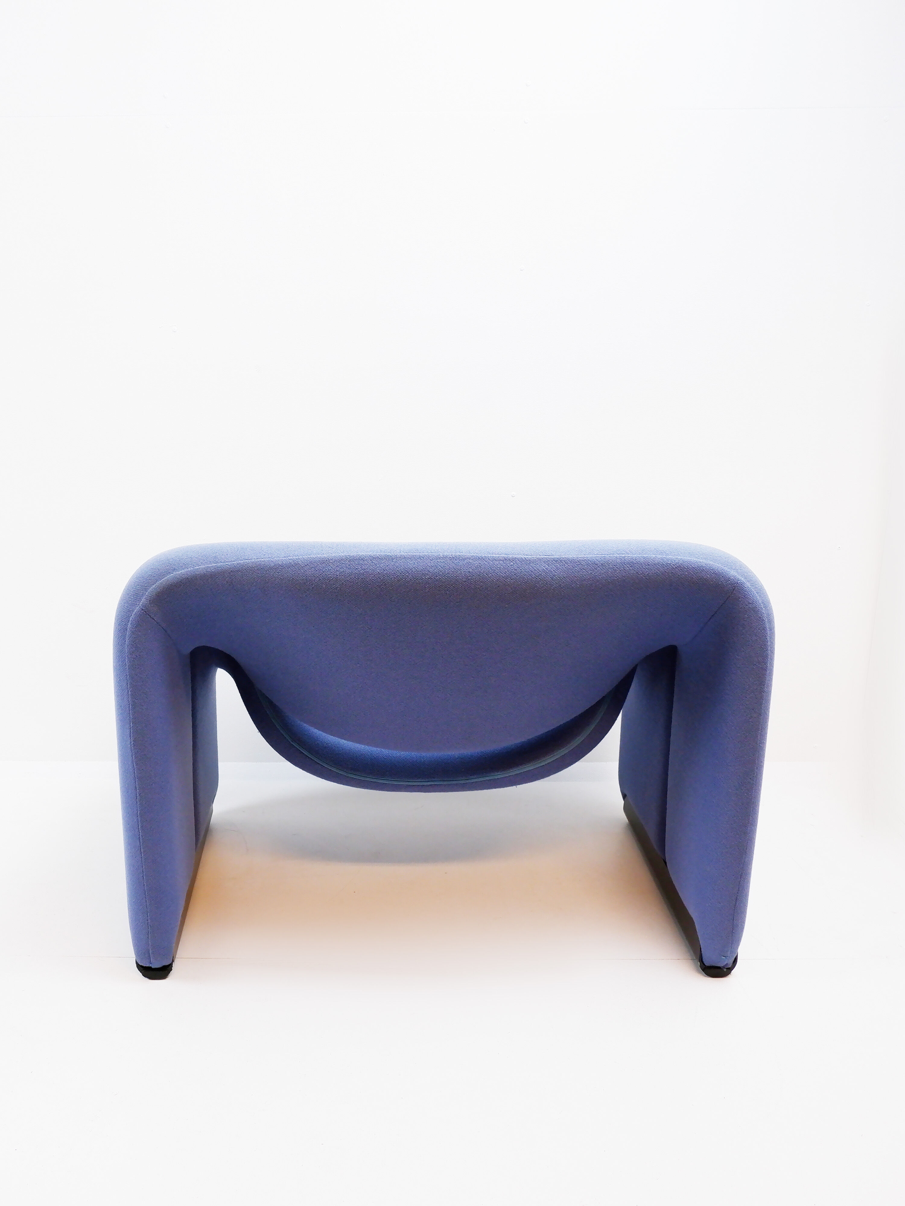 Artifort F598 M-chair by Pierre Paulin