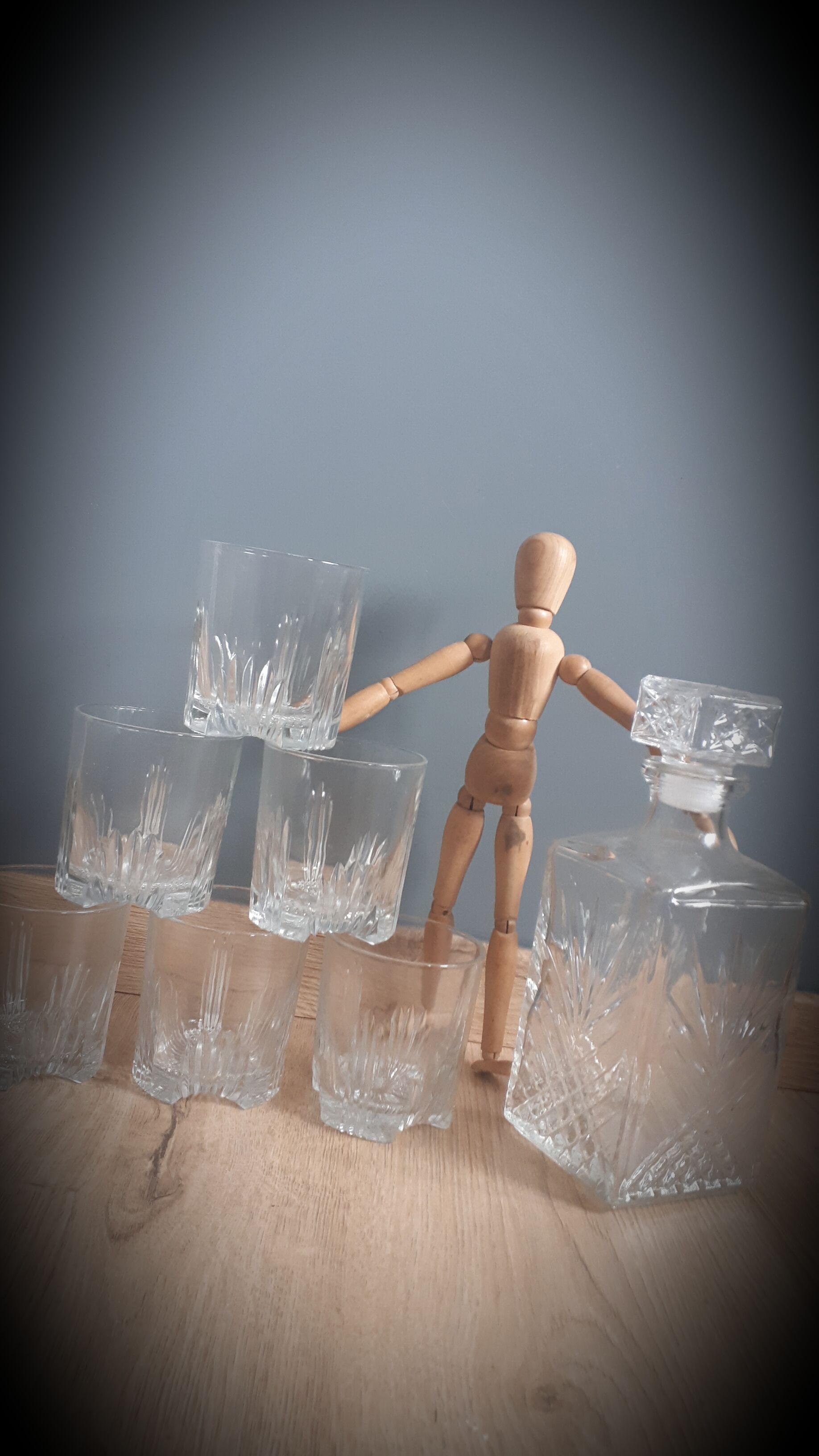 Set 6 sky glasses and square carafe