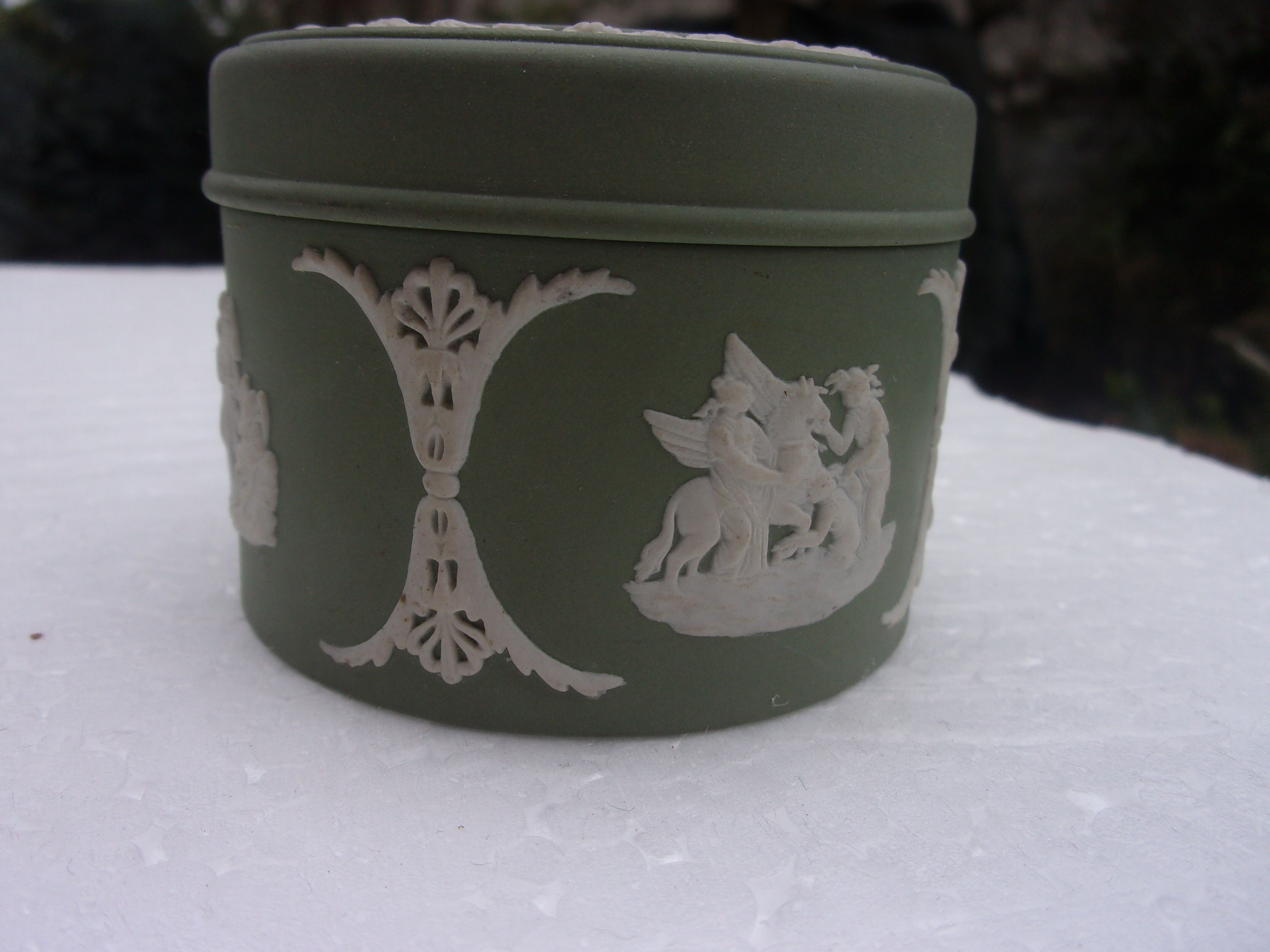 Boite a bijoux ancienne porcelaine wedgwood verte