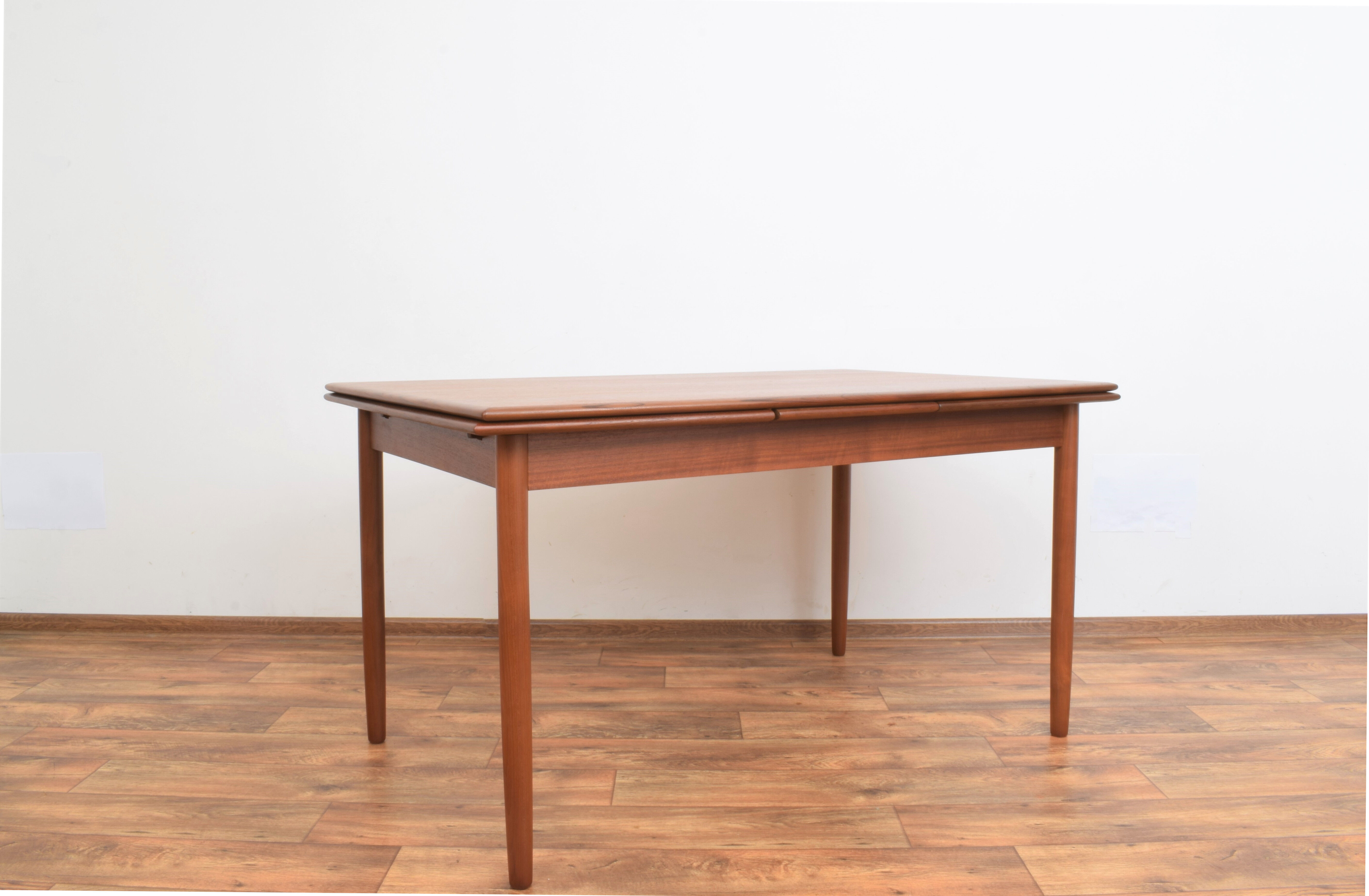 Mid-century danish teak extendable dining table, 1960