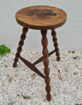 Tripod stool