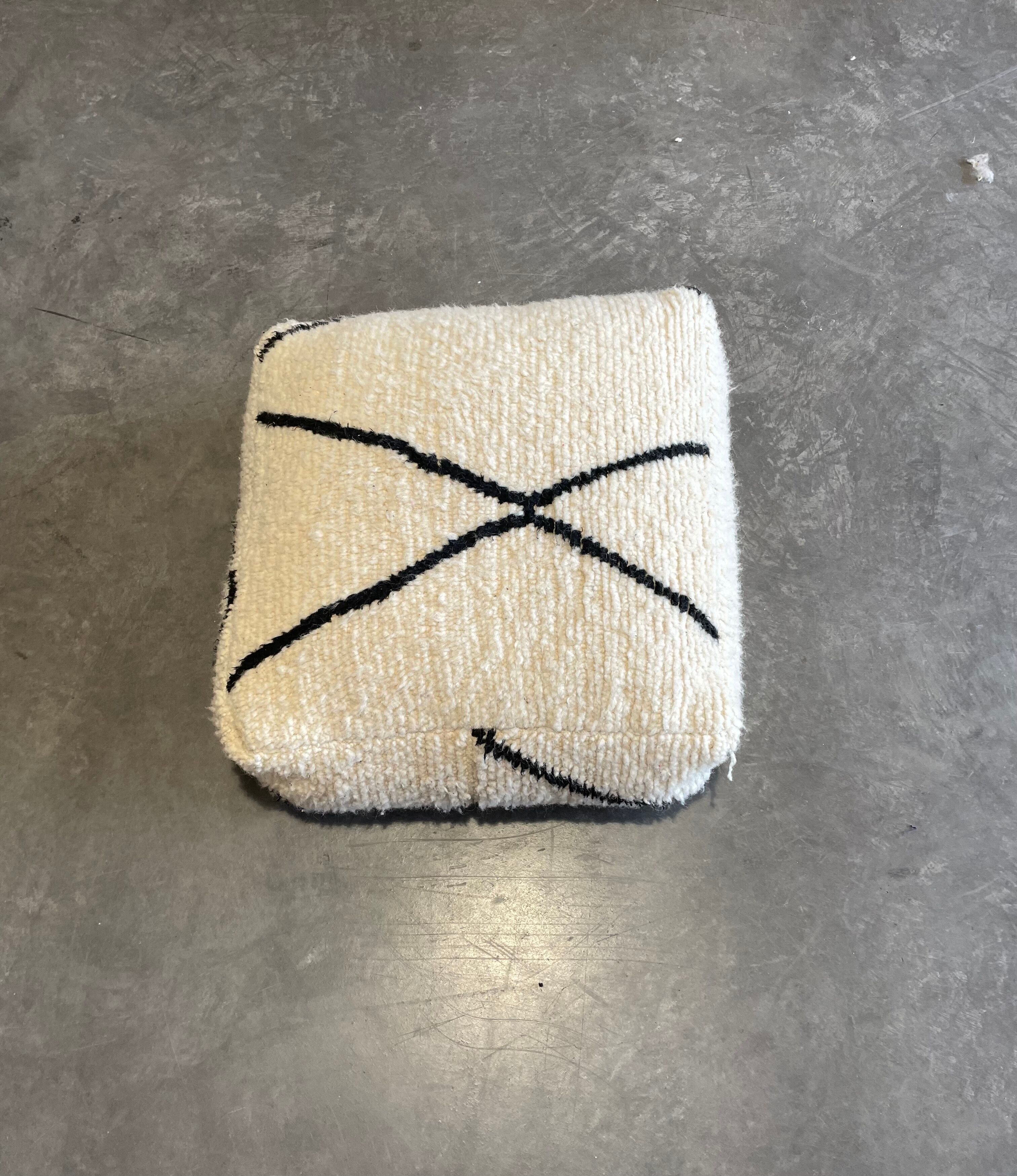 Moroccan berber pouf of sol Beni Ouarain