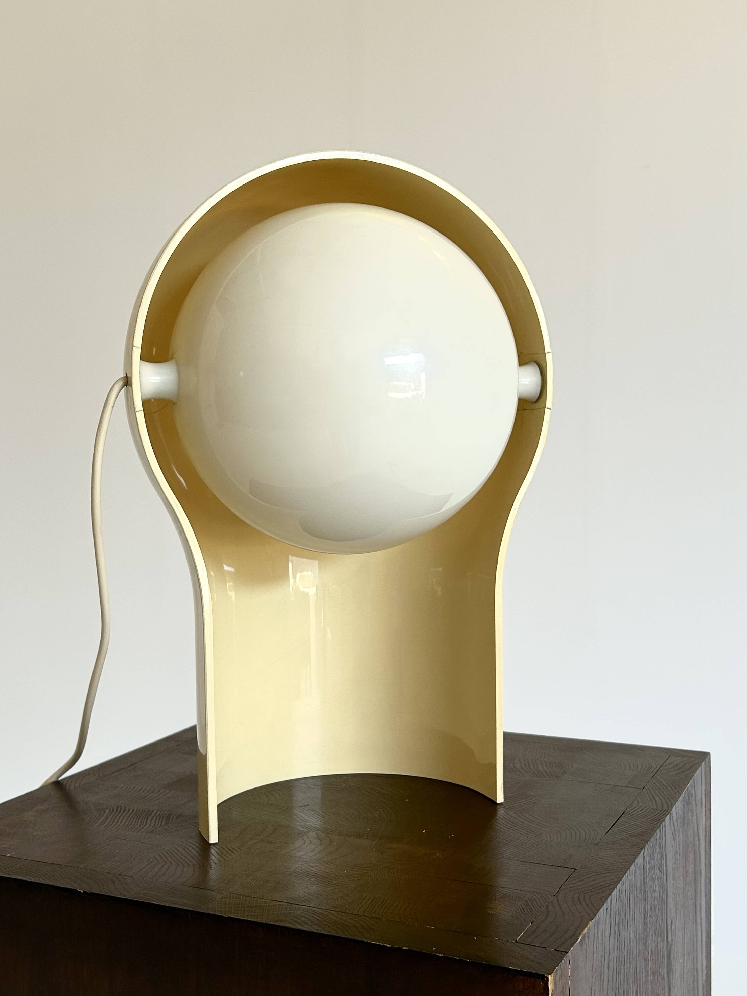 Table lamp Telegono by Vico Magistretti for Artemide