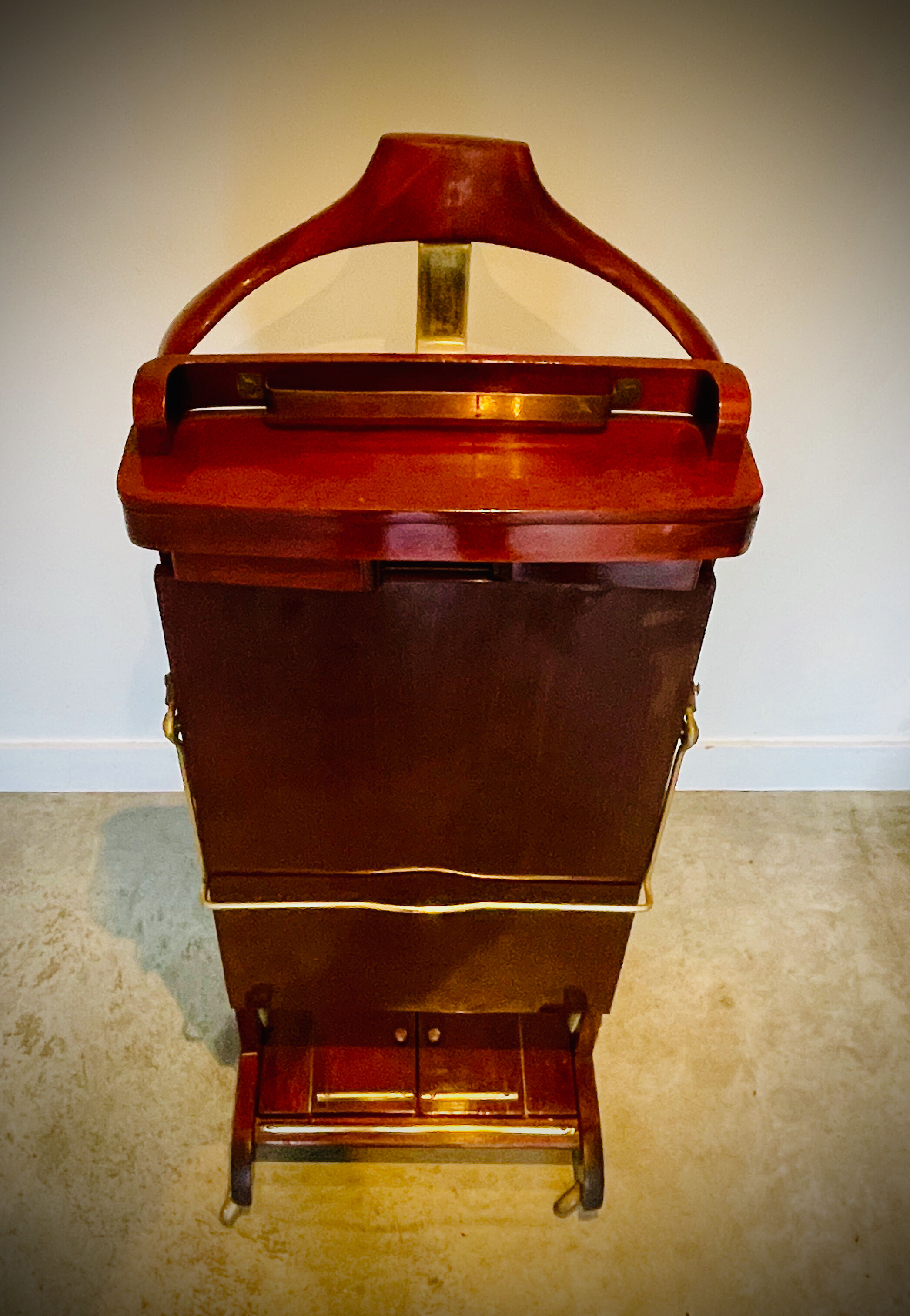 Full mahogany room & night valet for Fratelli Reguitti