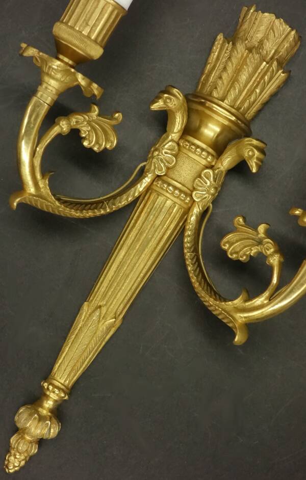 Pair of wall sconces, quiver and eagle heads, Louis XVI style - gilded bronze