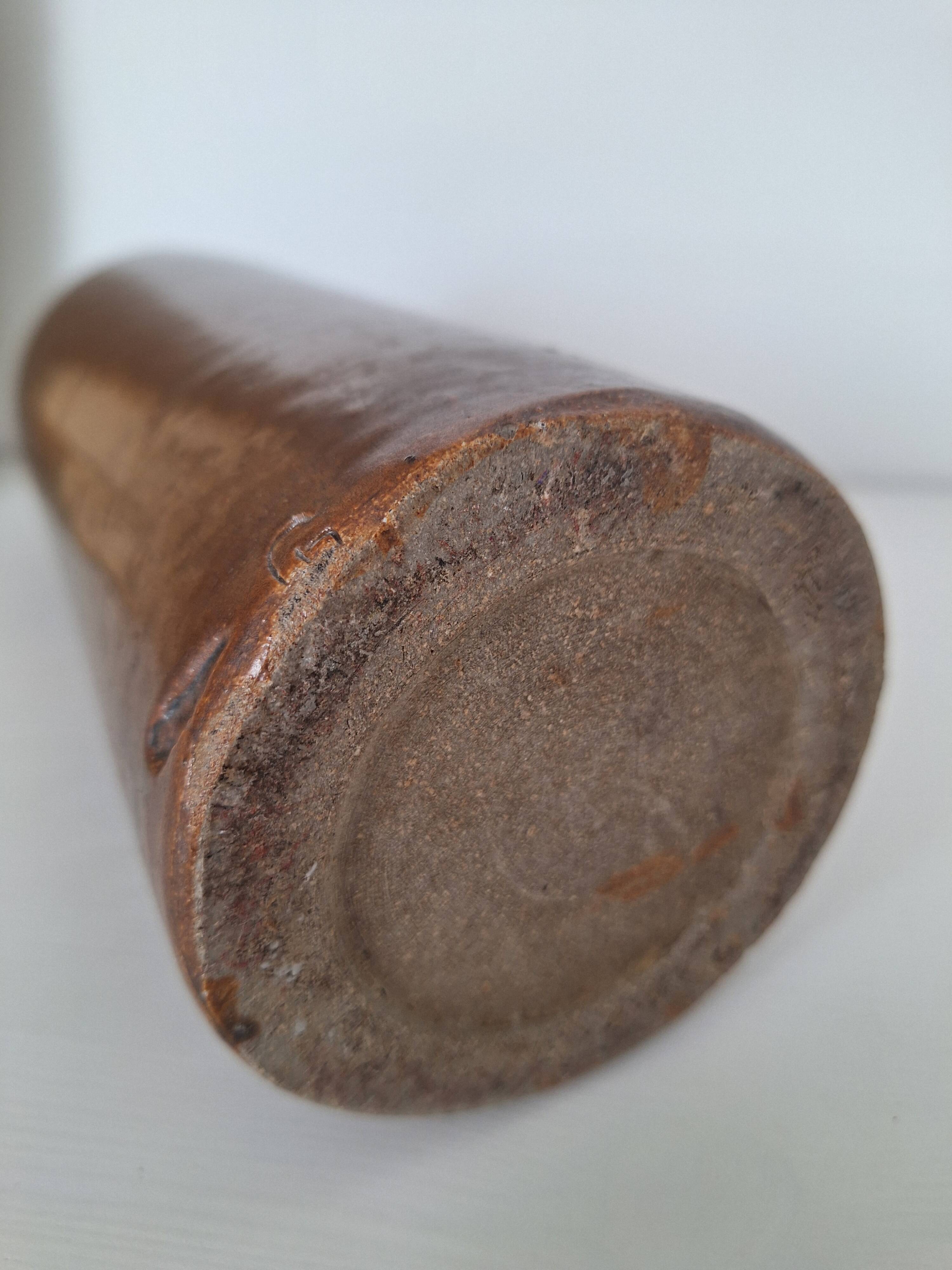 Bouteille en grès marron foncé vintage