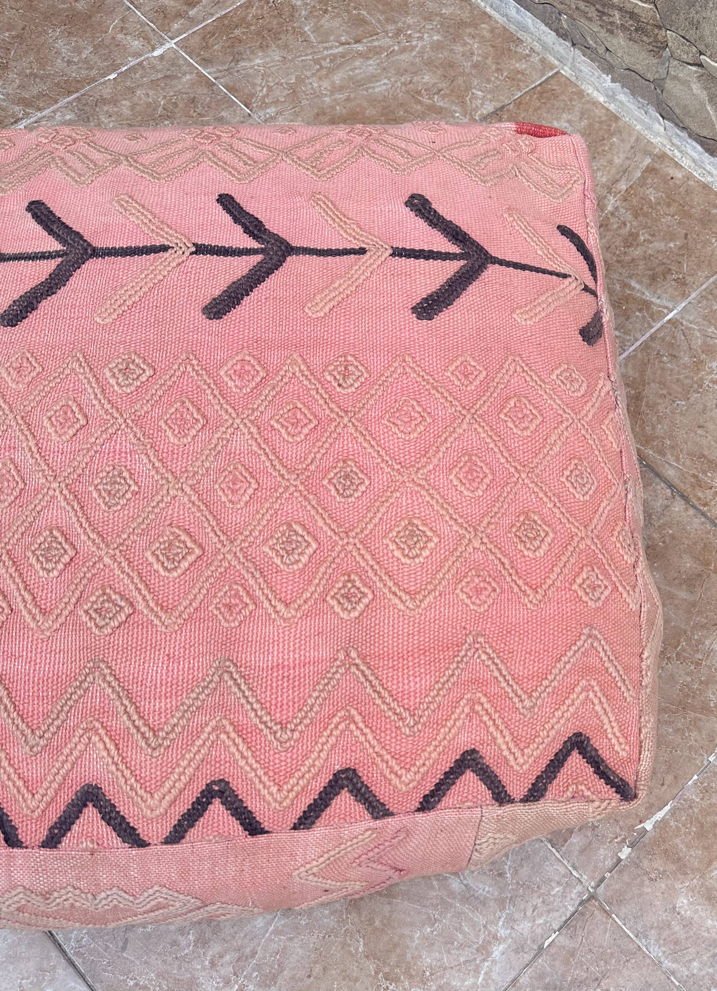 Pouf Kilim berbère fait main, coussin de sol