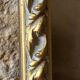 Grand miroir ancien, cadre en bois sculpté blanc et or