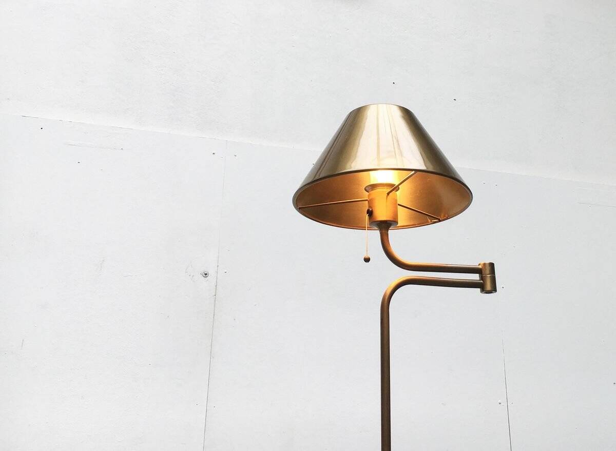 Lesan floor lamp in vintage German brass, Hollywood Regency style by Florian Schulz, 1970s.