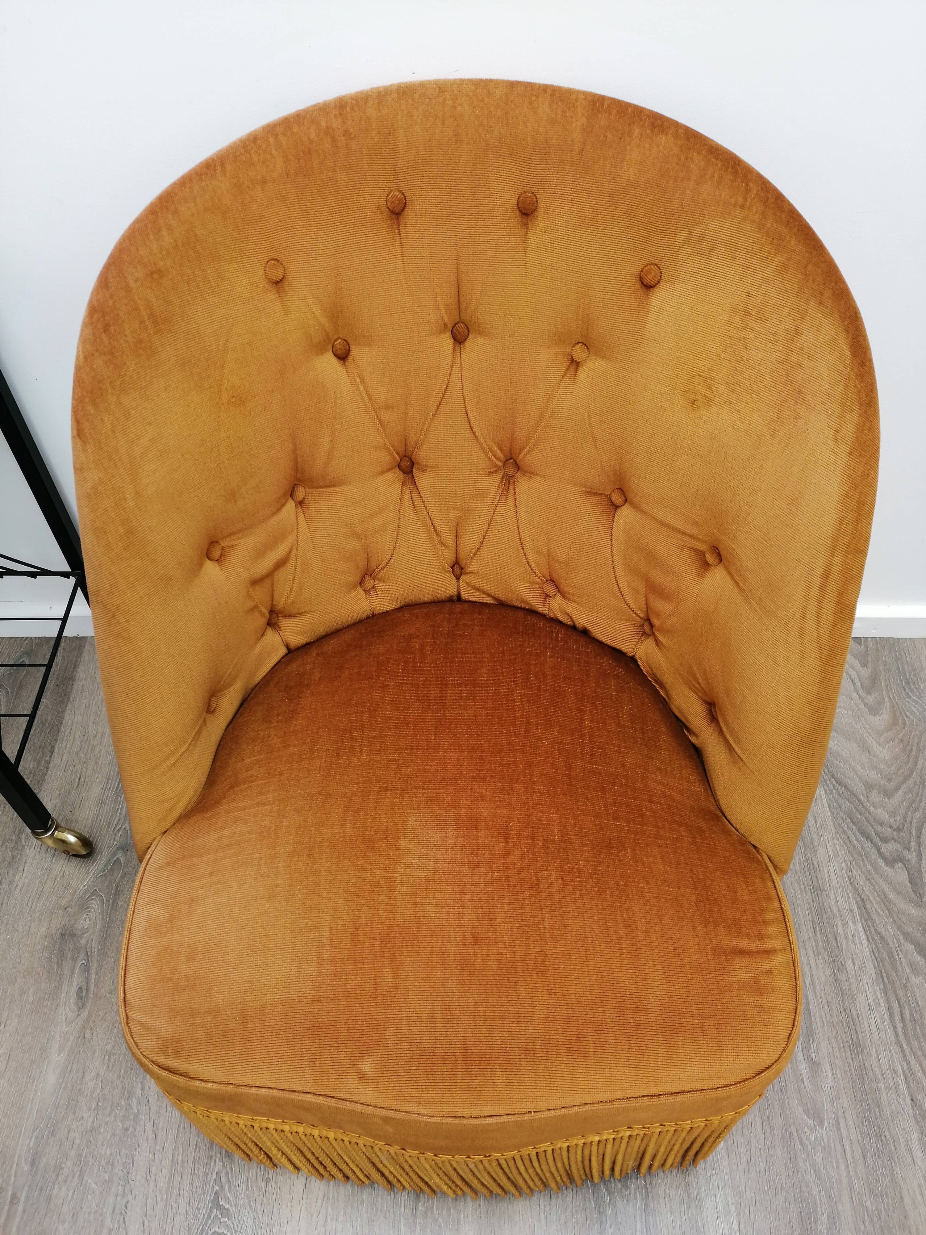 Golden toad armchair
