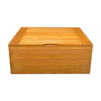 Roland Haeusler's pine chest for Regain, 70s