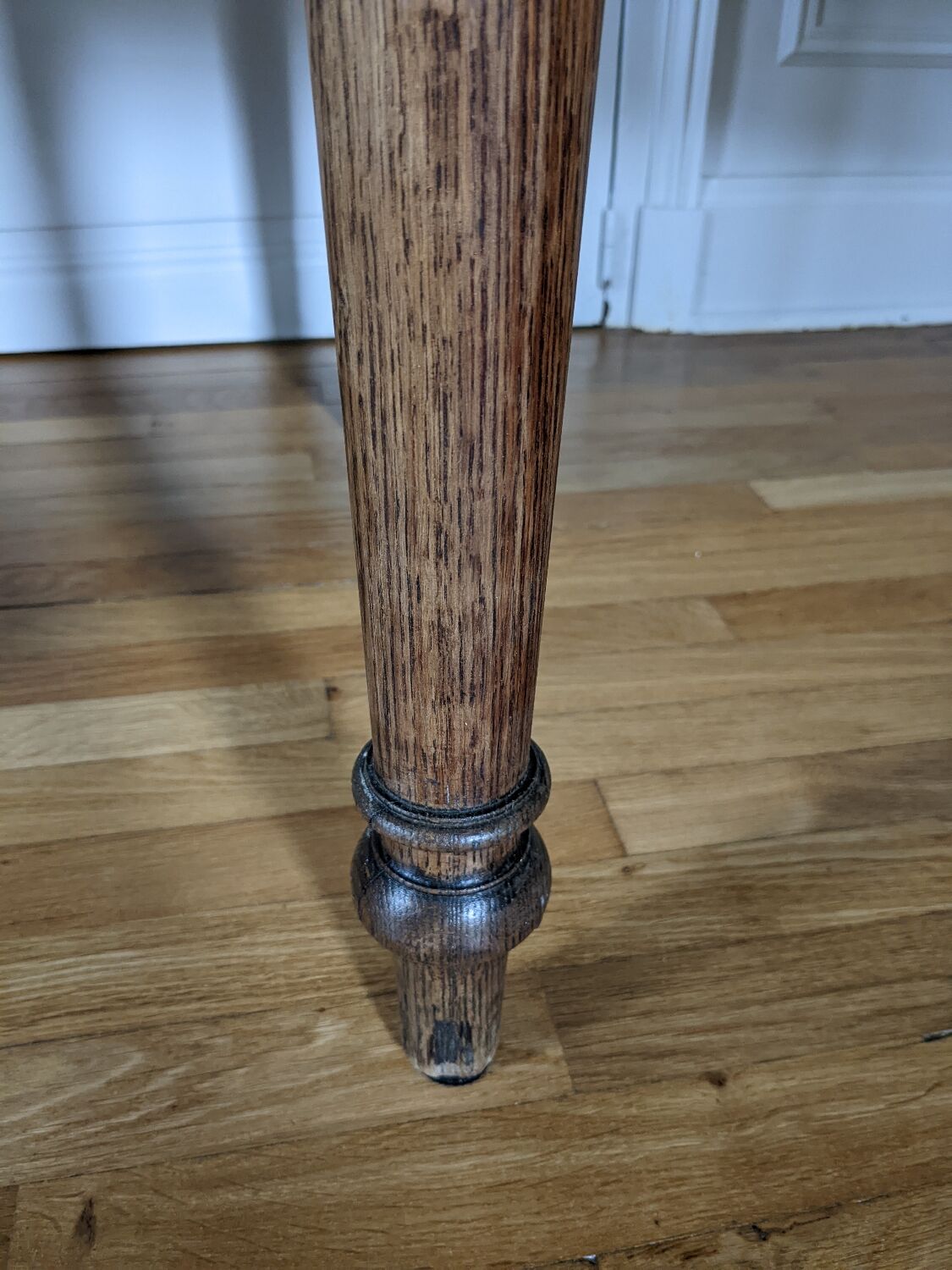 Farm table with turned legs