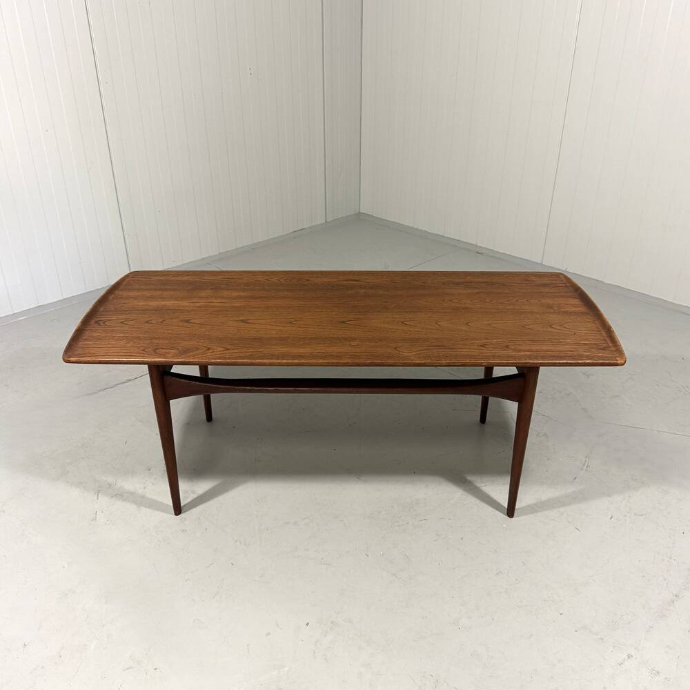 France & Daverkosen FD503 teak coffee table by T. & E. Kindt Larsen