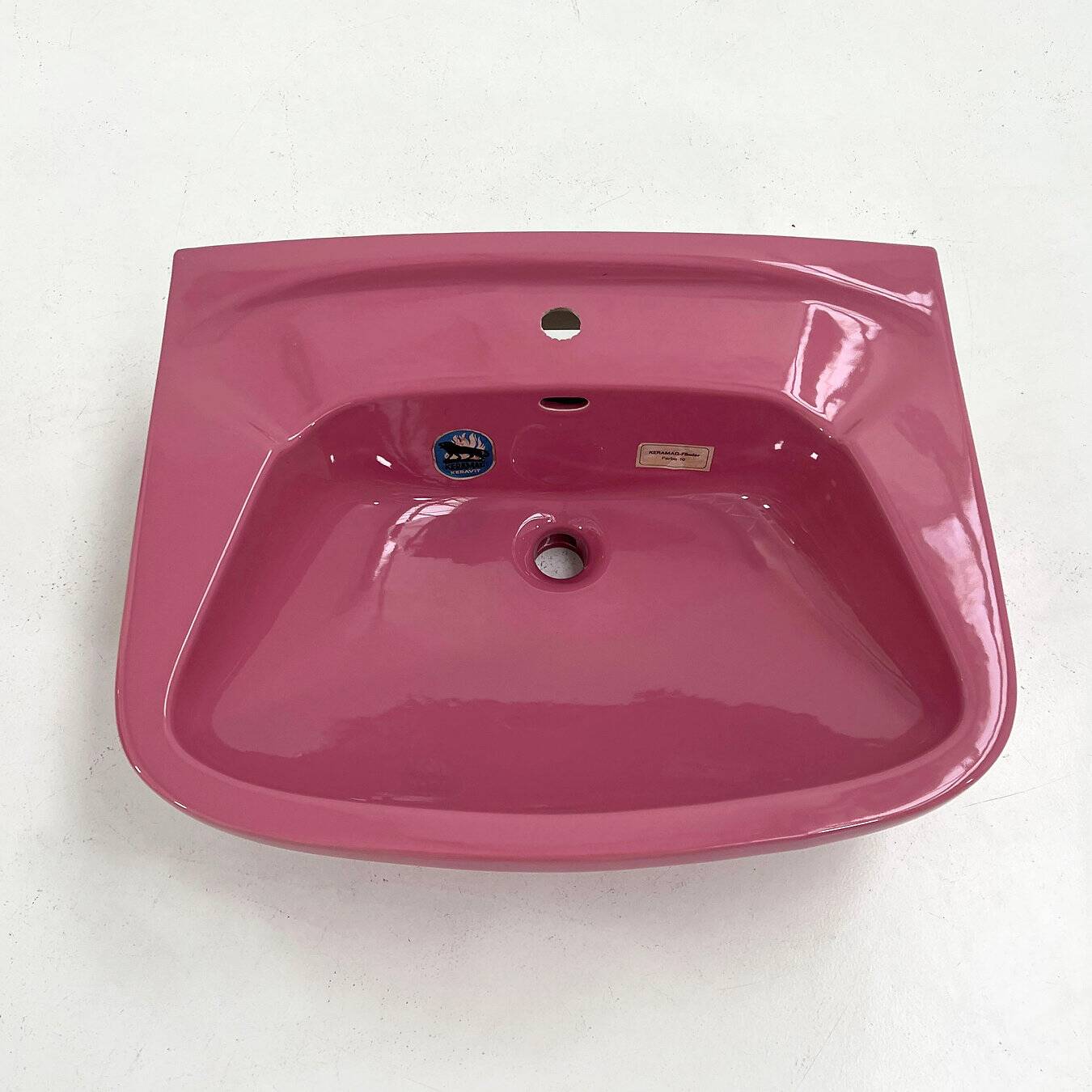 Pair of sinks, 1 mustard and 1 pink from Keramag Keravit, 1980.