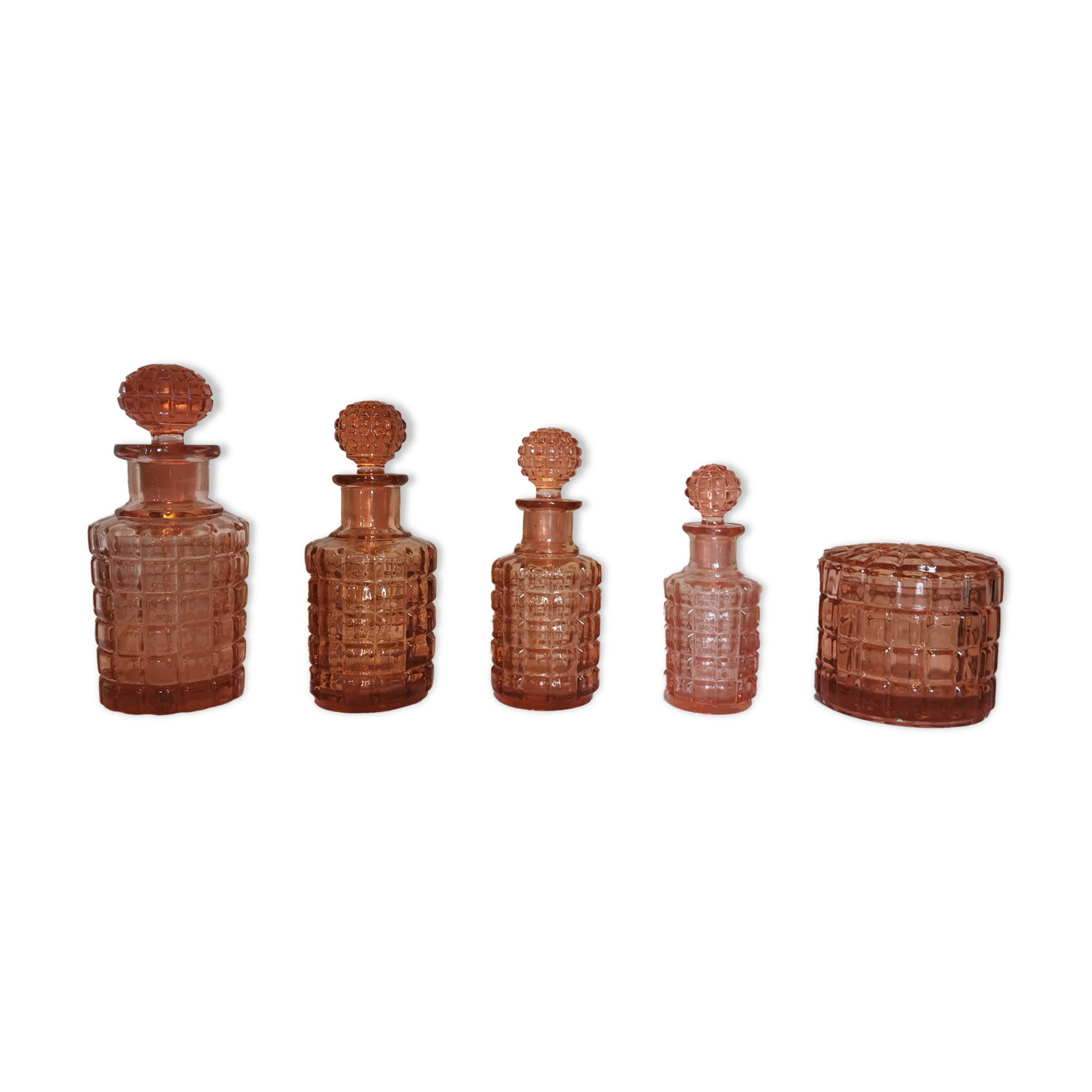 Set of 4 bottles and an art deco box in pink Bayel crystal
