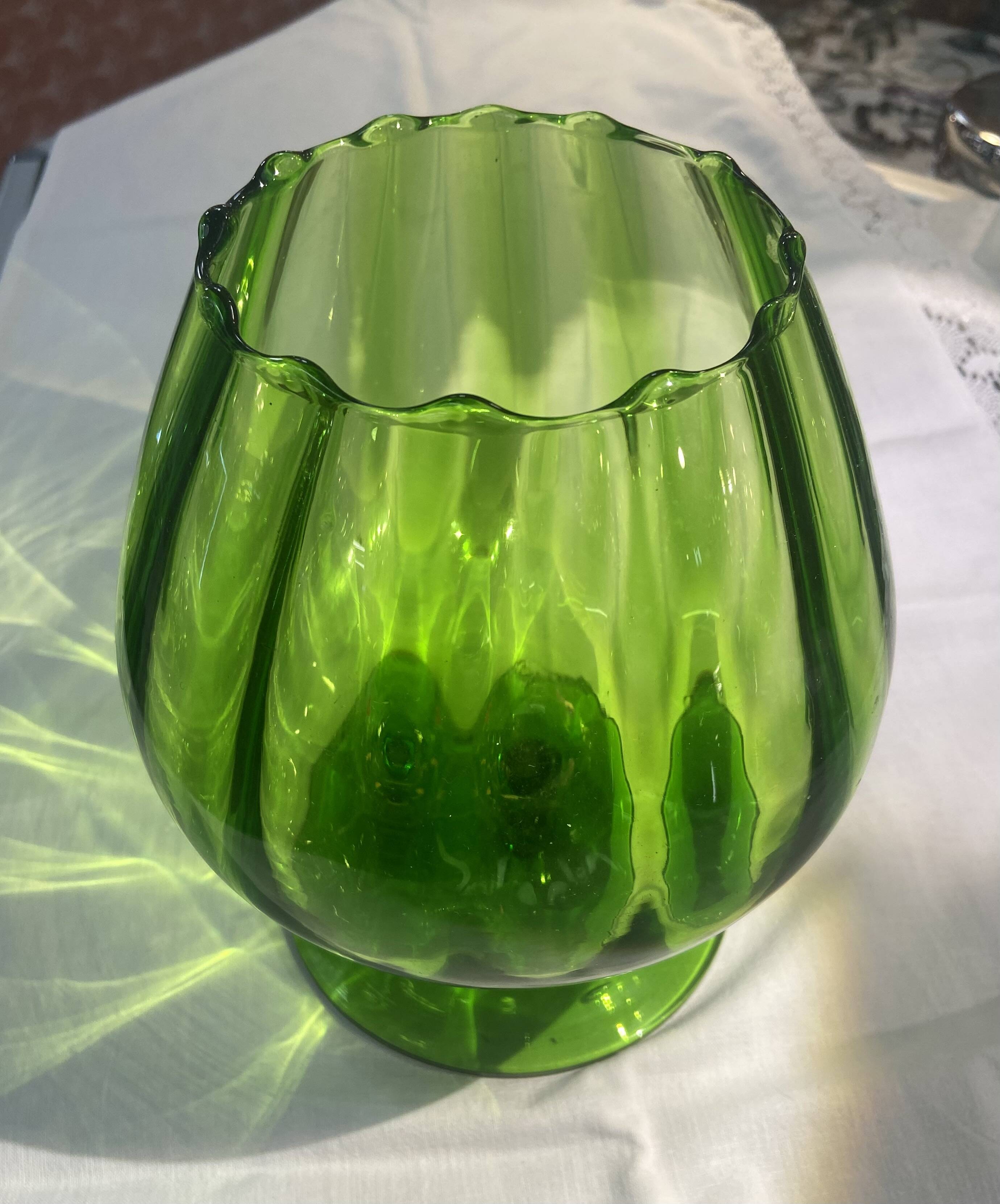 Green shower stand vase with melon rib effect