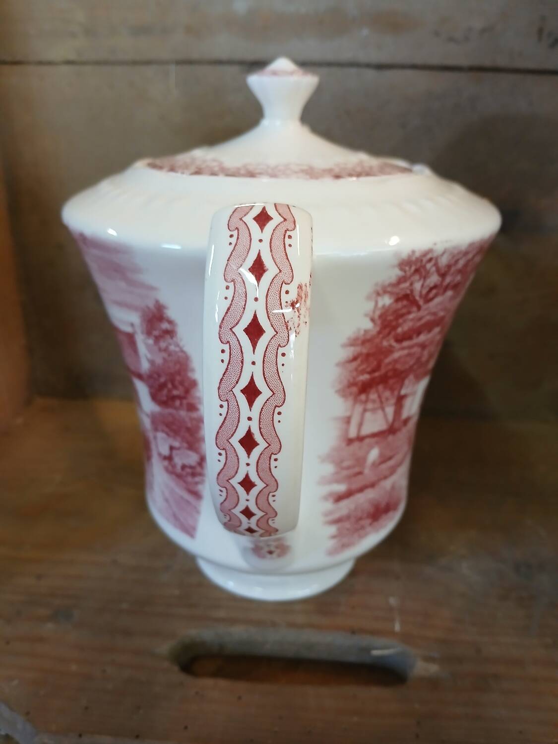 Antique coffee pot in Maastricht faience.