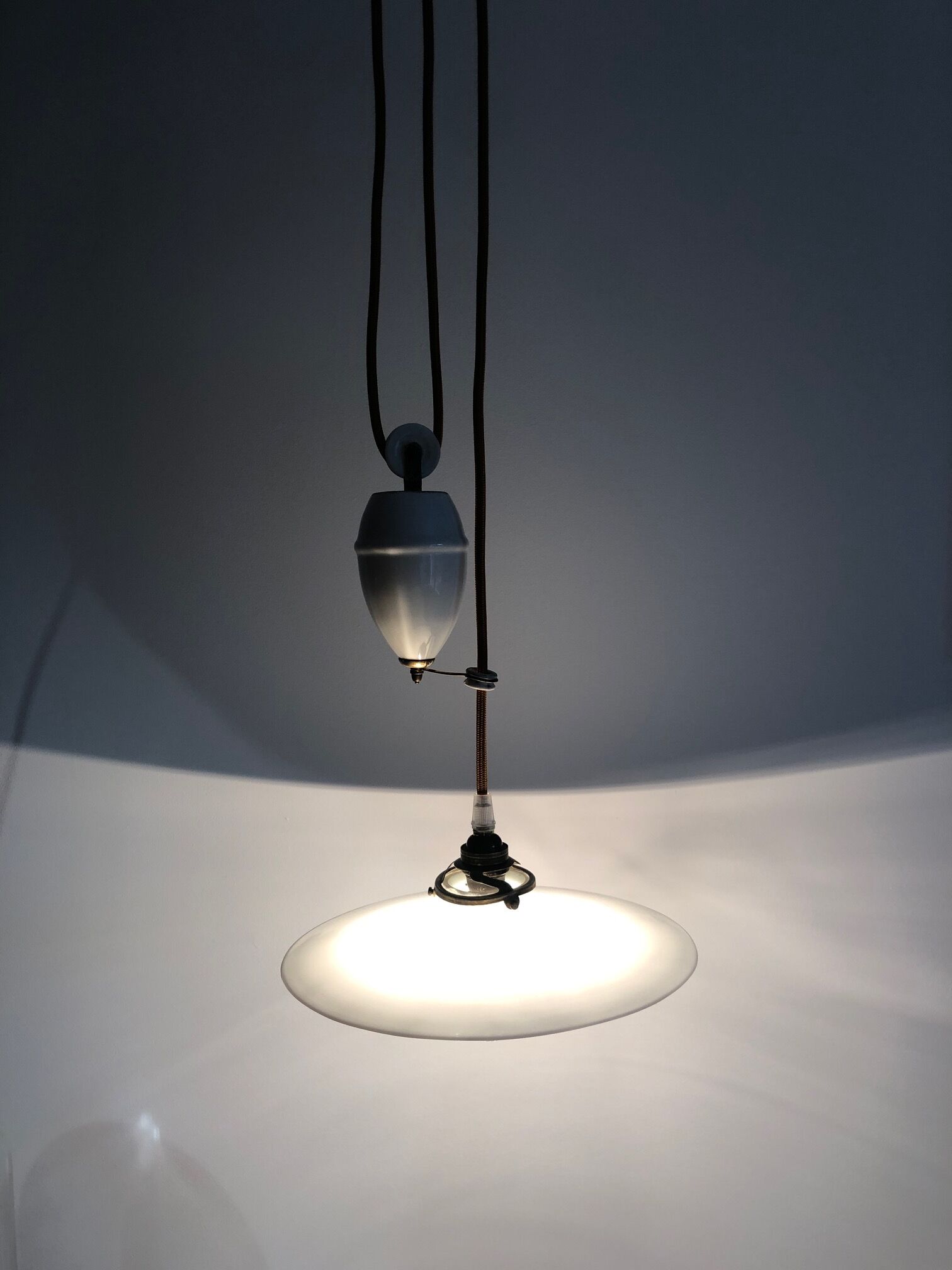 Suspension rises and falls in opaline