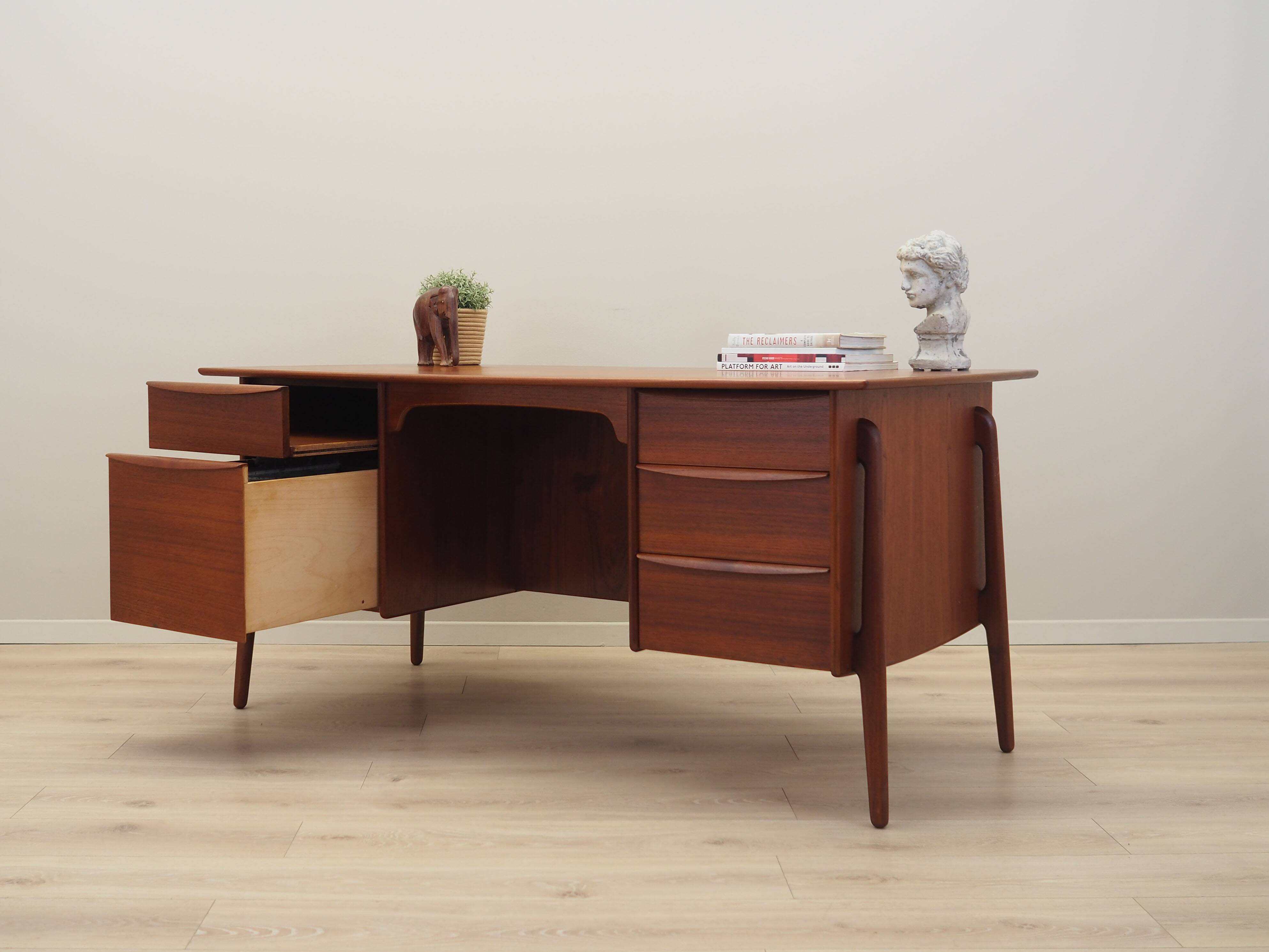 Teak desk, Danish design, 1960s, designer: Svend Age Madsen