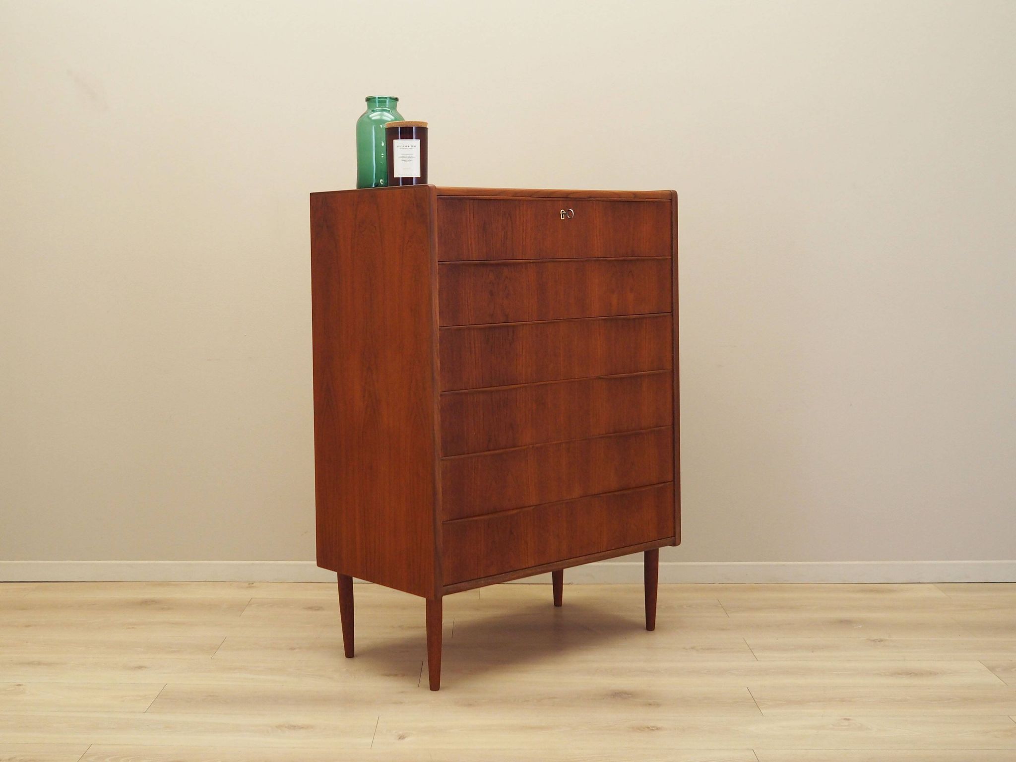 Commode en teck, design danois, années 1970, production : Danemark