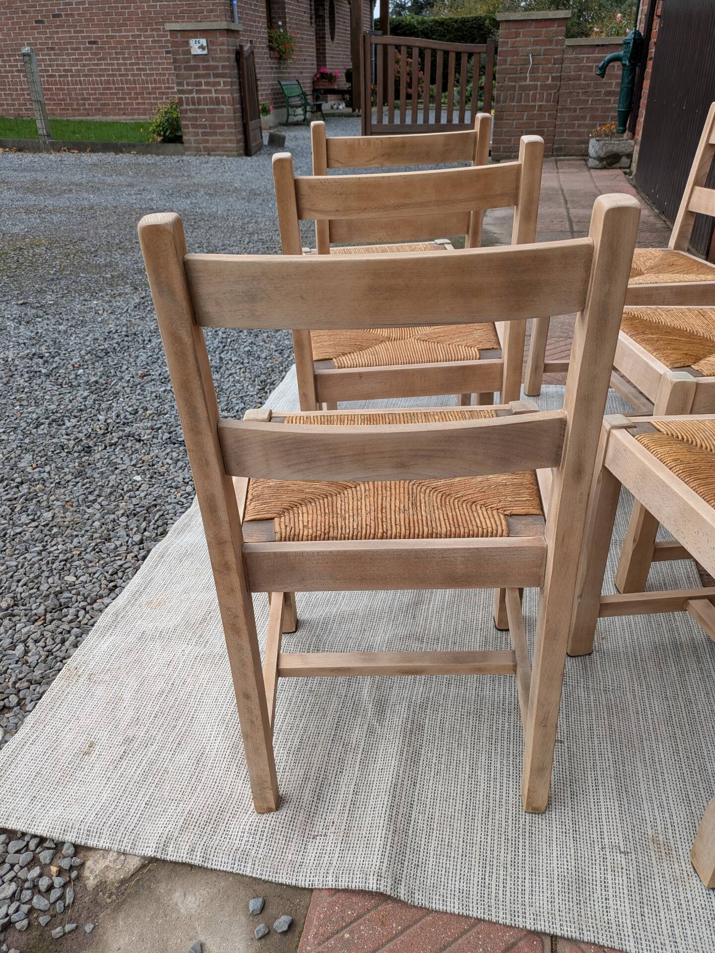 Set of 6 straw chairs