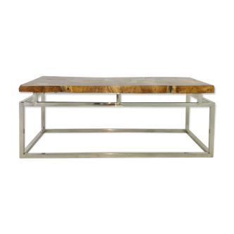Pretty coffee table in an eglomized glass