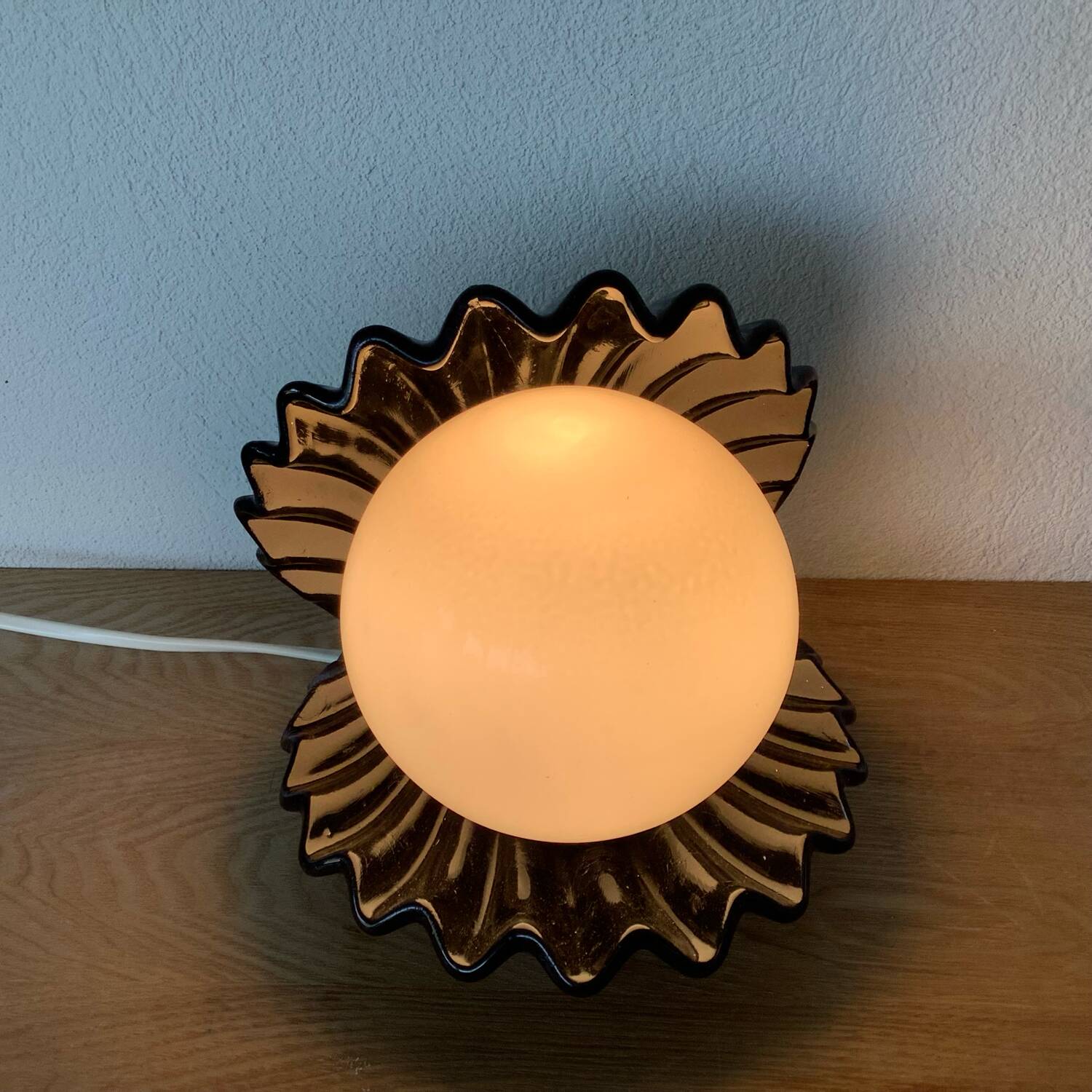 Vintage ceramic shell lamp with opaline globe