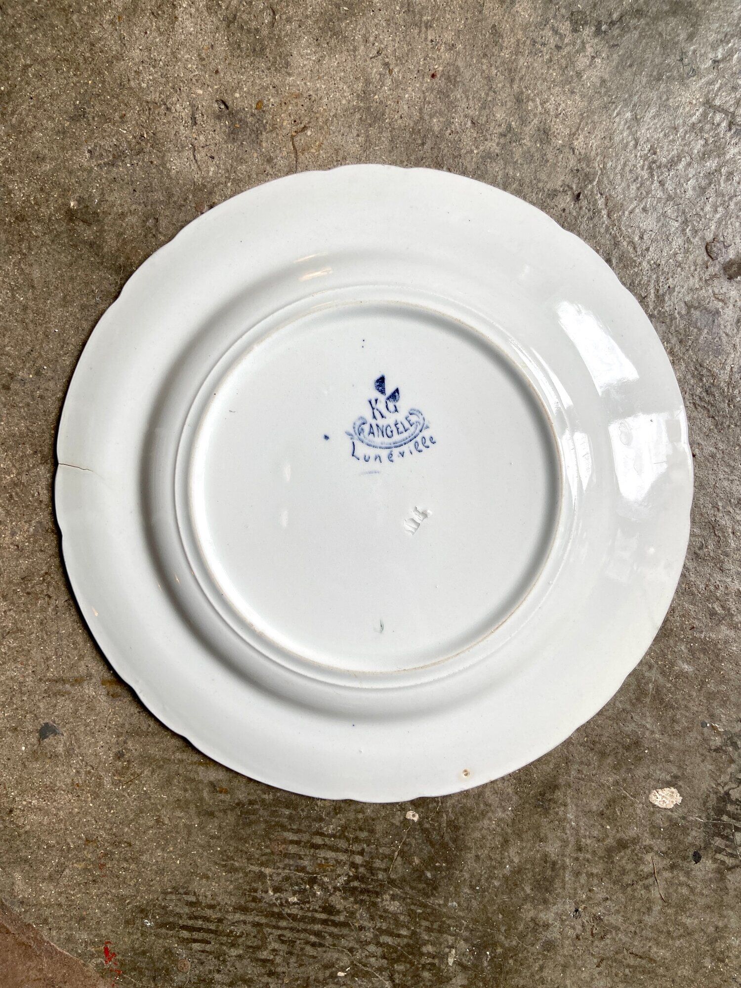 Assiette plate Luneville en terre de fer service "Henriette"