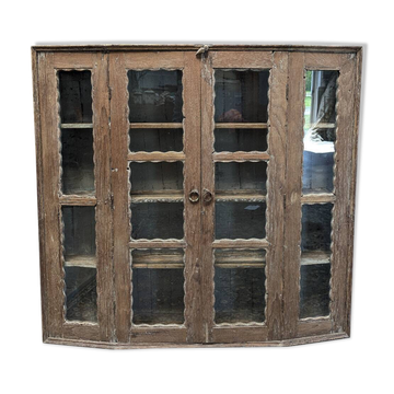 Old showcase