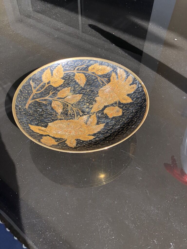 E-mailed brass cut on footlet