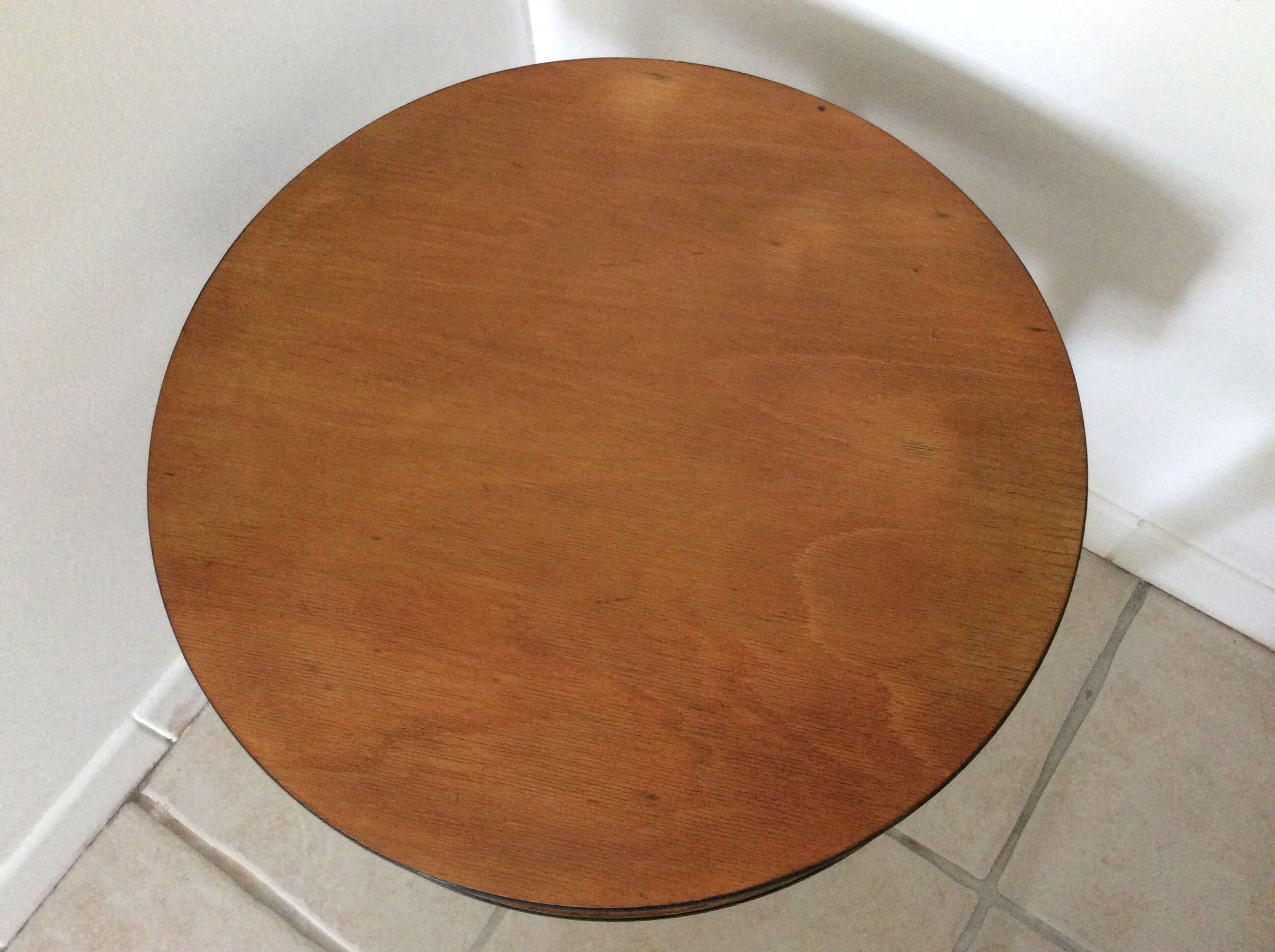 Round coffee table 1950s