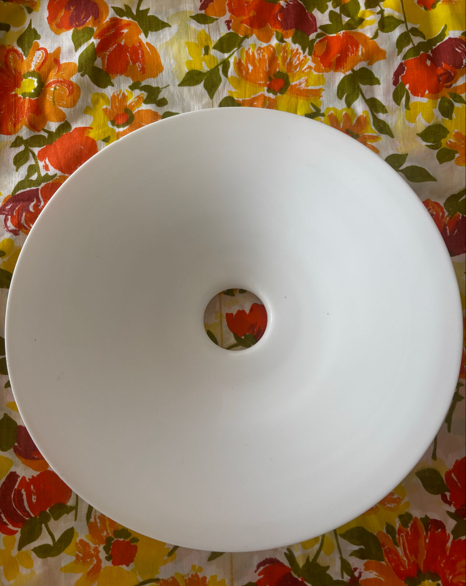 Vintage grand lampshade in white opaline.