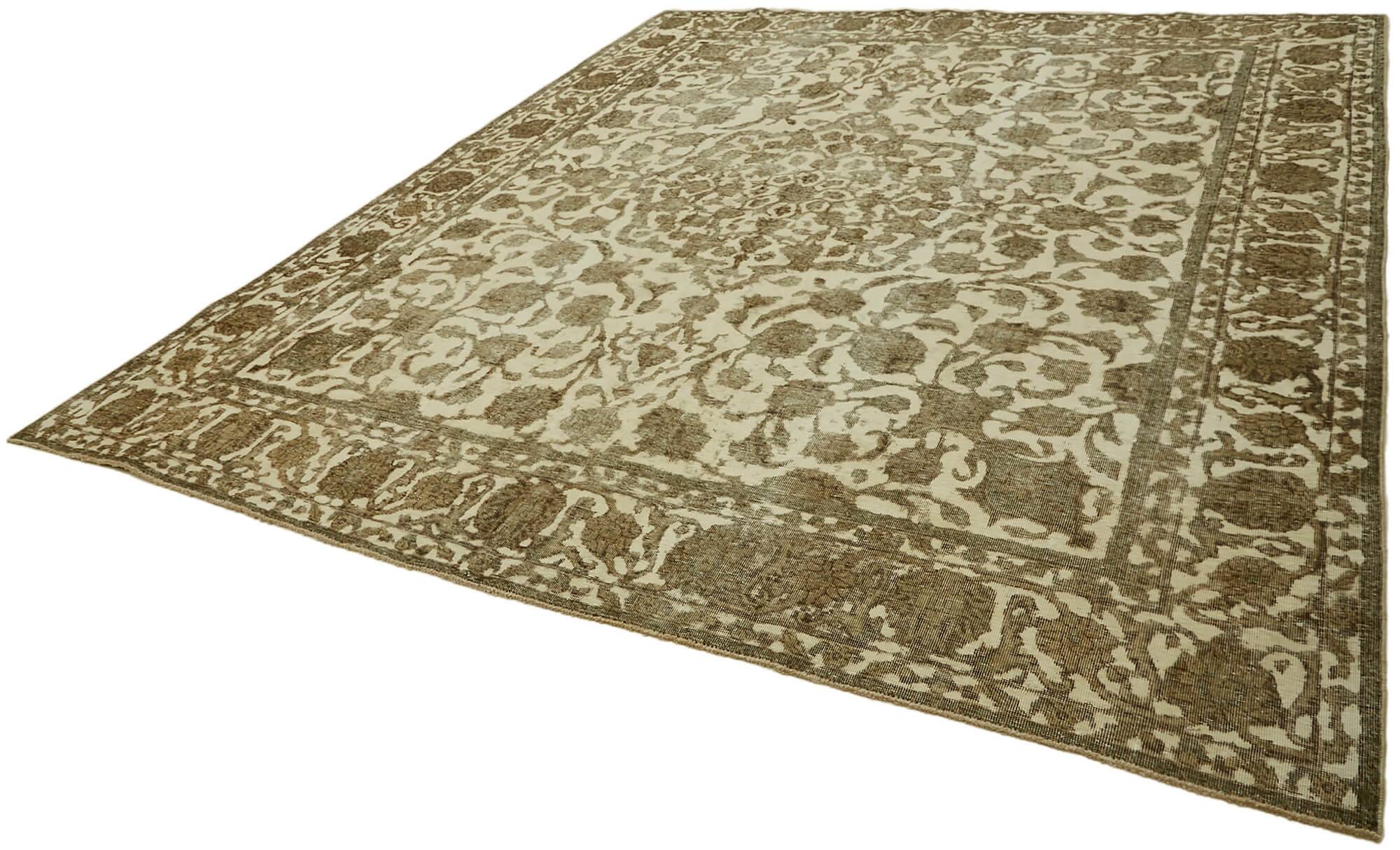 Hand-Knotted Persian Vintage 1970s 298 cm x 340 cm Beige Wool Carpet