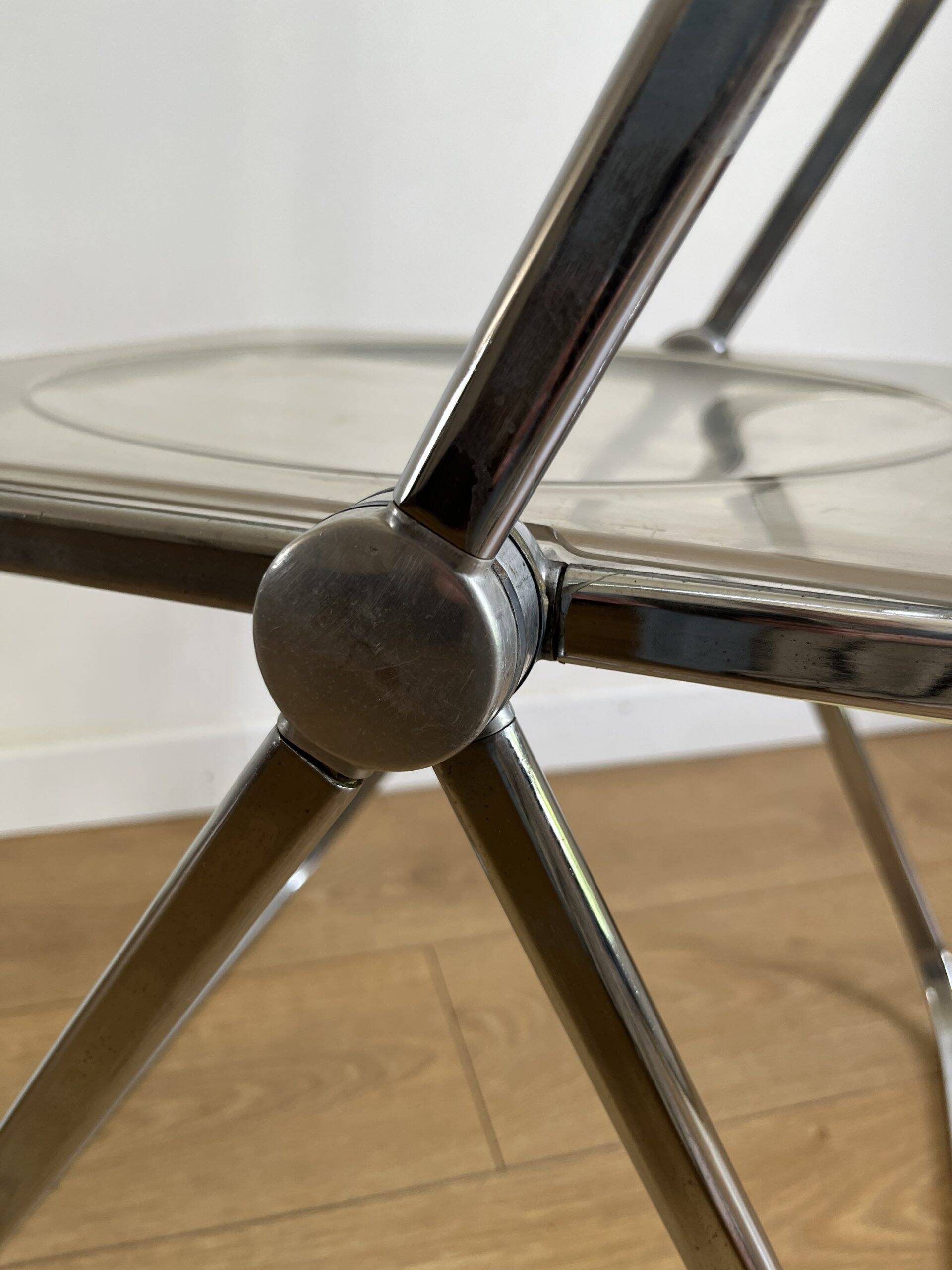 Plia chair by Giancarlo Piretti