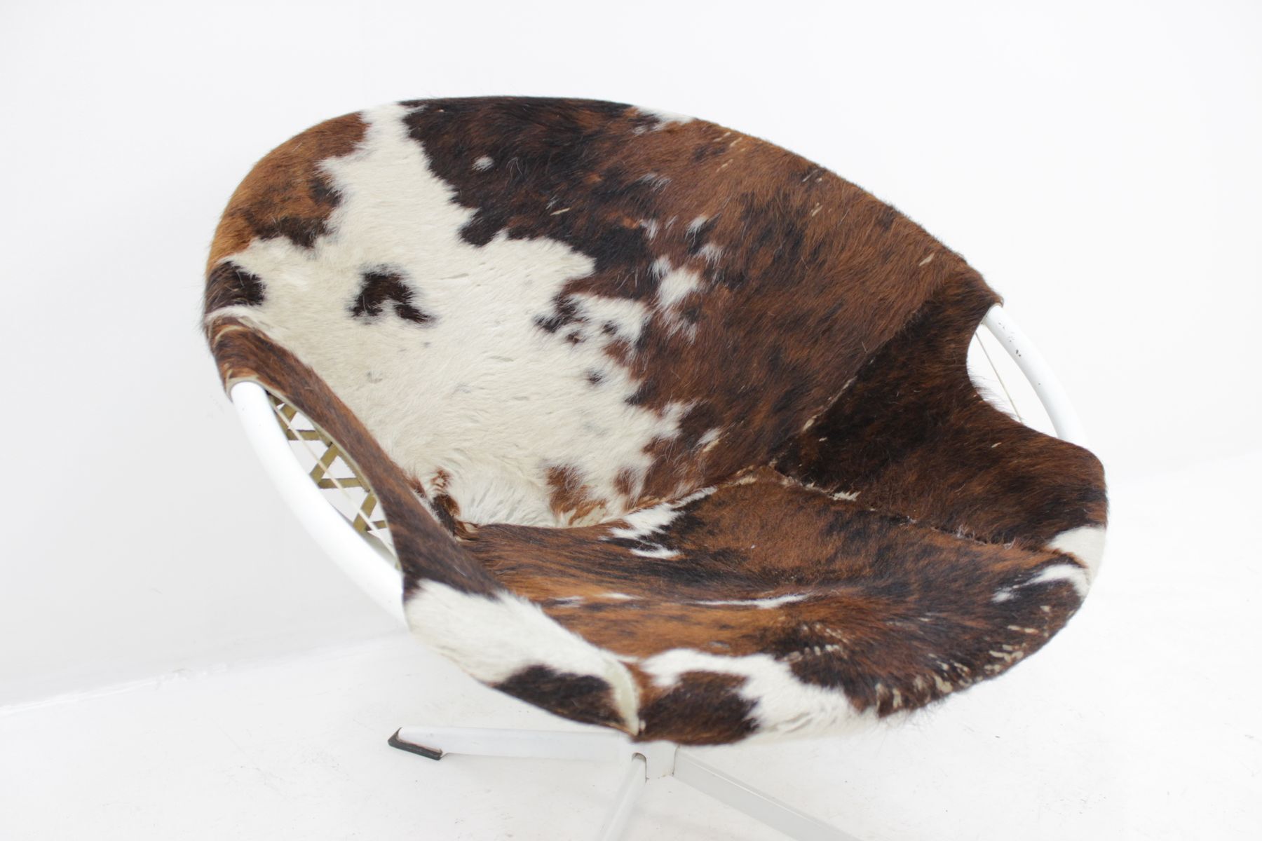 Chaise circle en cuir de vachette de Lusch Erzeugnis 1960s