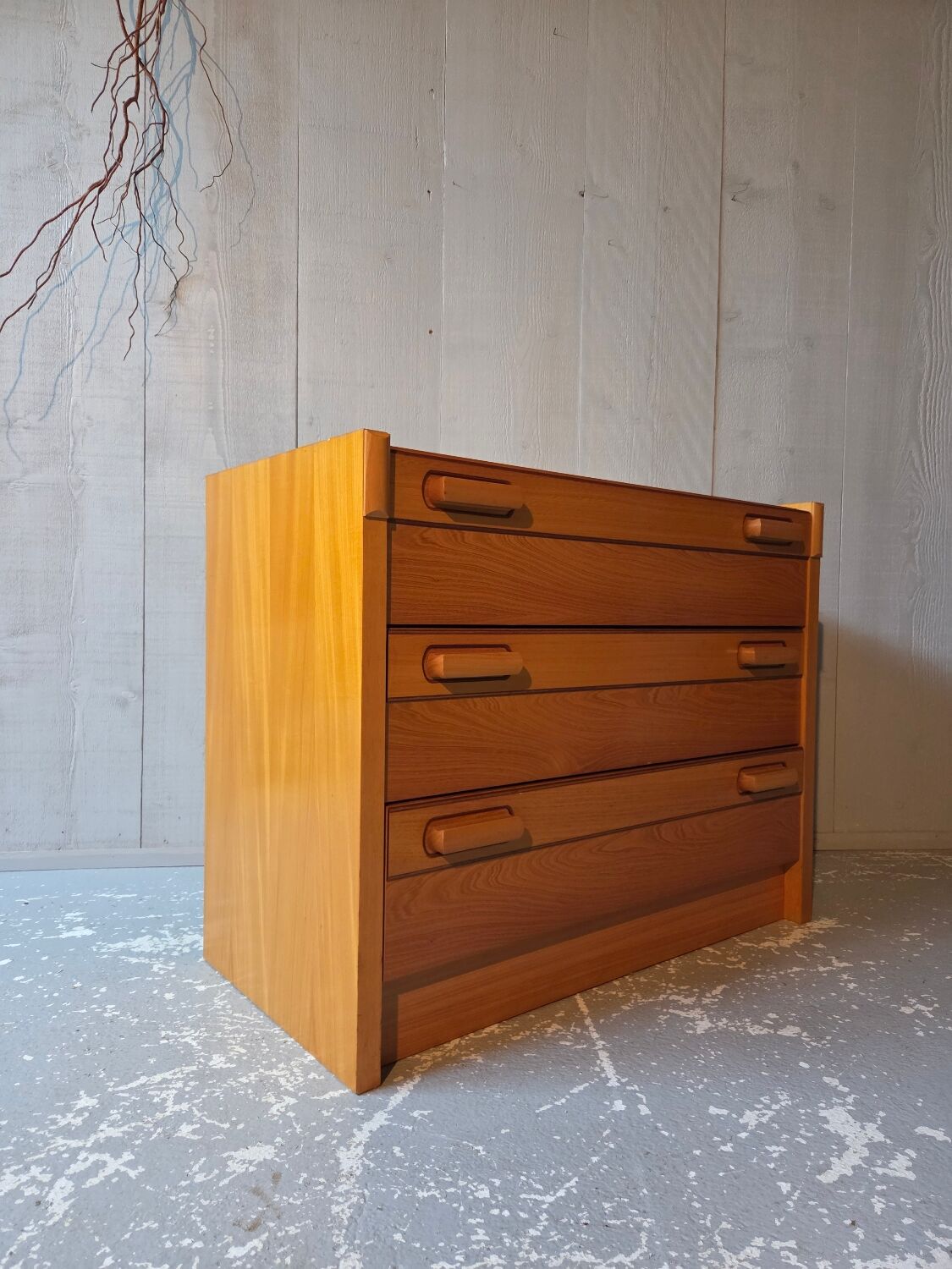 Chest of drawers