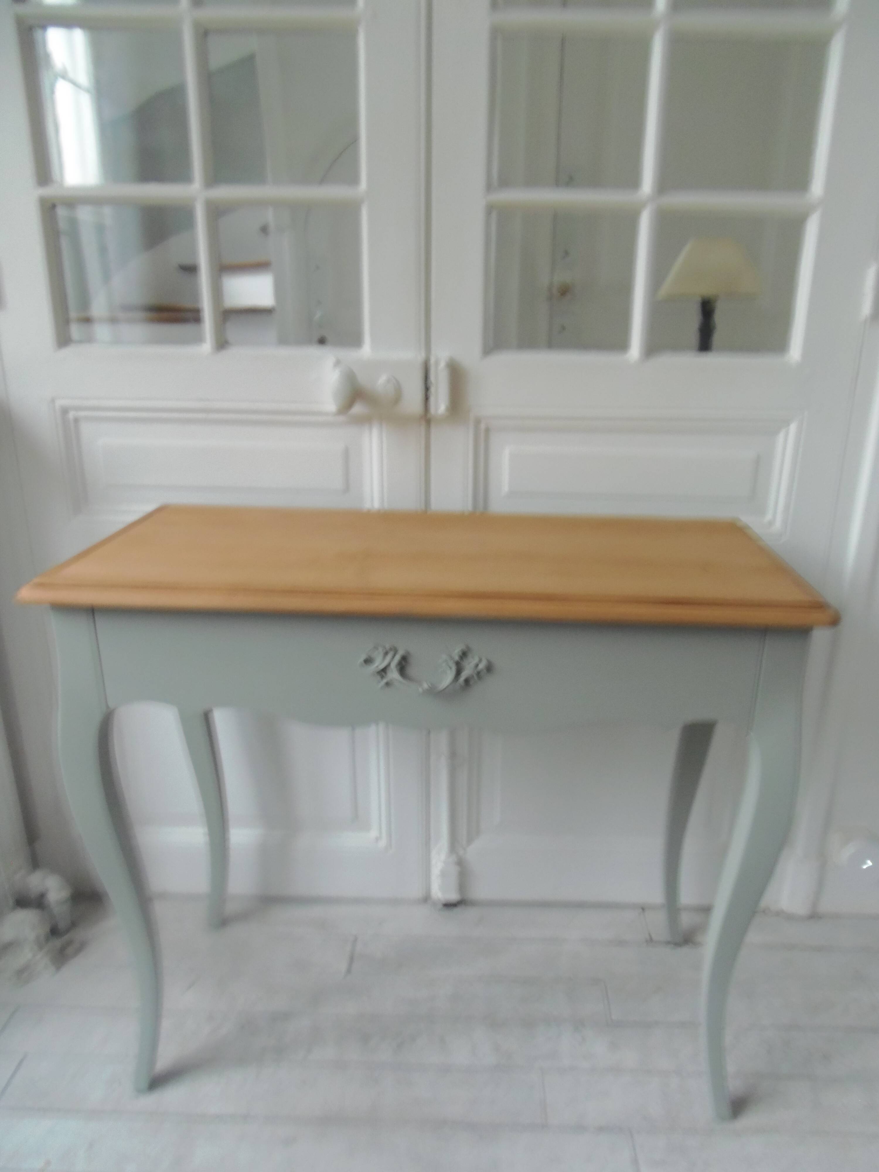 Console, side desk of beautiful craftsmanship re-enchanted in verdigris