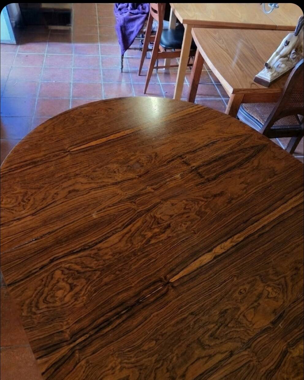 Scandinavian extendable table in rosewood from the 1960s, with 2 extensions.