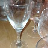 7 verres à vin dépareillés anciens