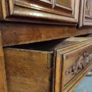 Armoire ancienne en Noyer massif sculpté – époque Louis XIII