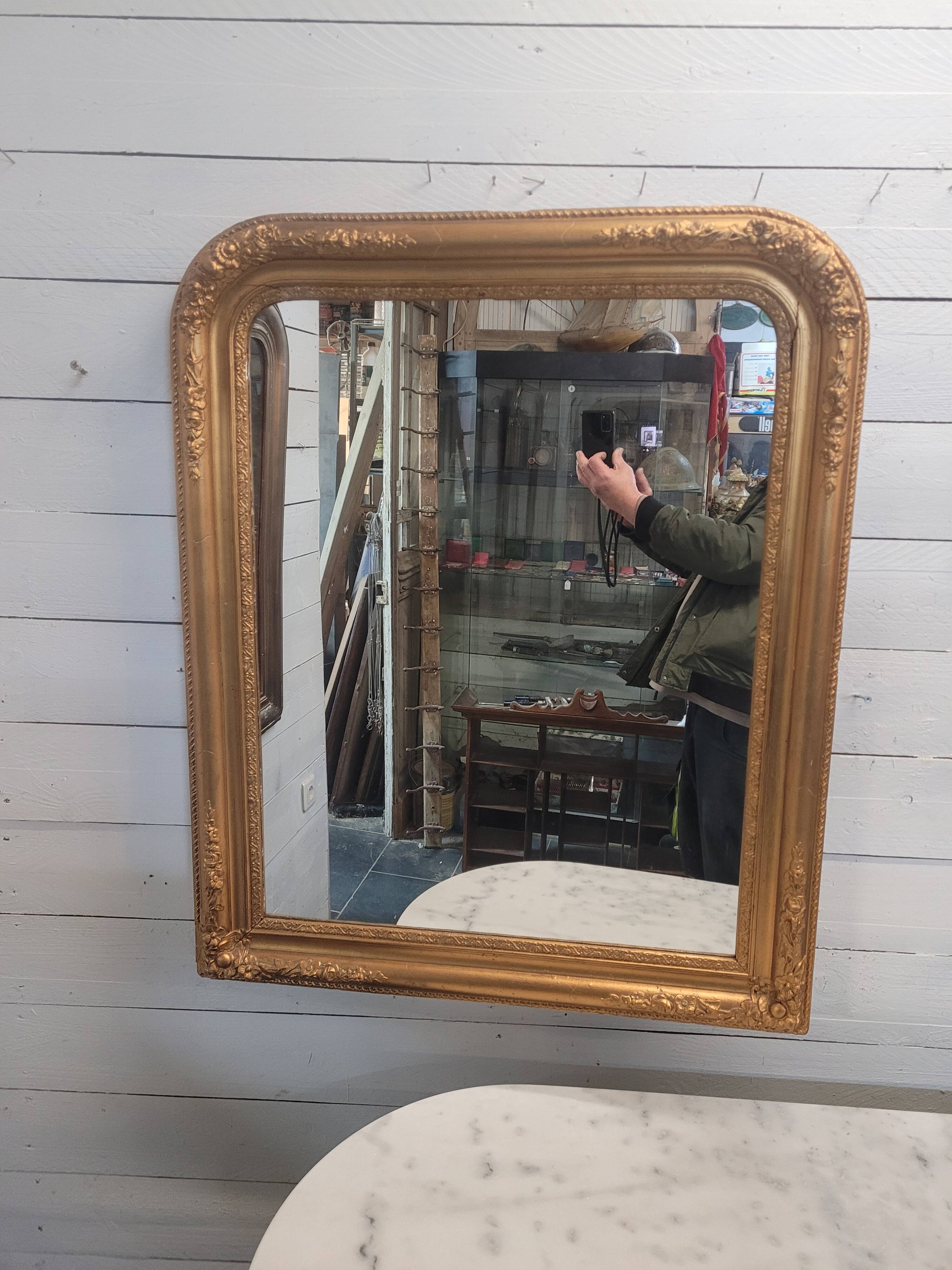 Old Louis Philippe style gilded mirror, 100×83cms