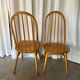 Paire de chaises scandinaves en bois clair