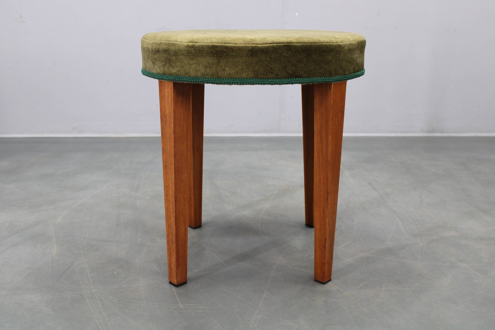 Pair of Art Deco stools, Czechoslovakia, 1940s