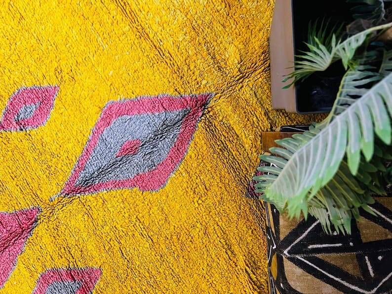 Handmade natural wool rug, size 150 x 260 cm